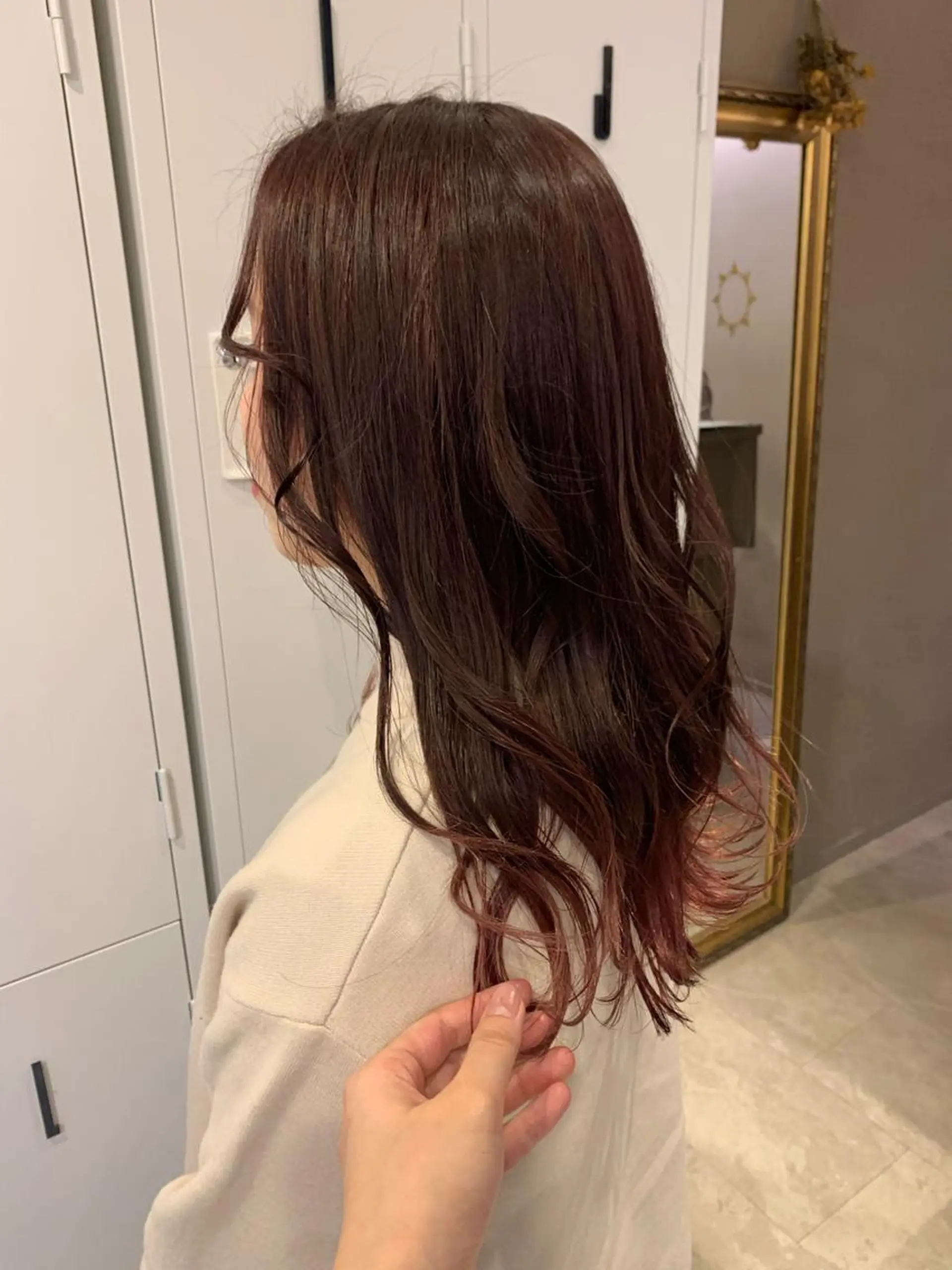 ロング カラー 佐藤 永夏のヘアスタイル