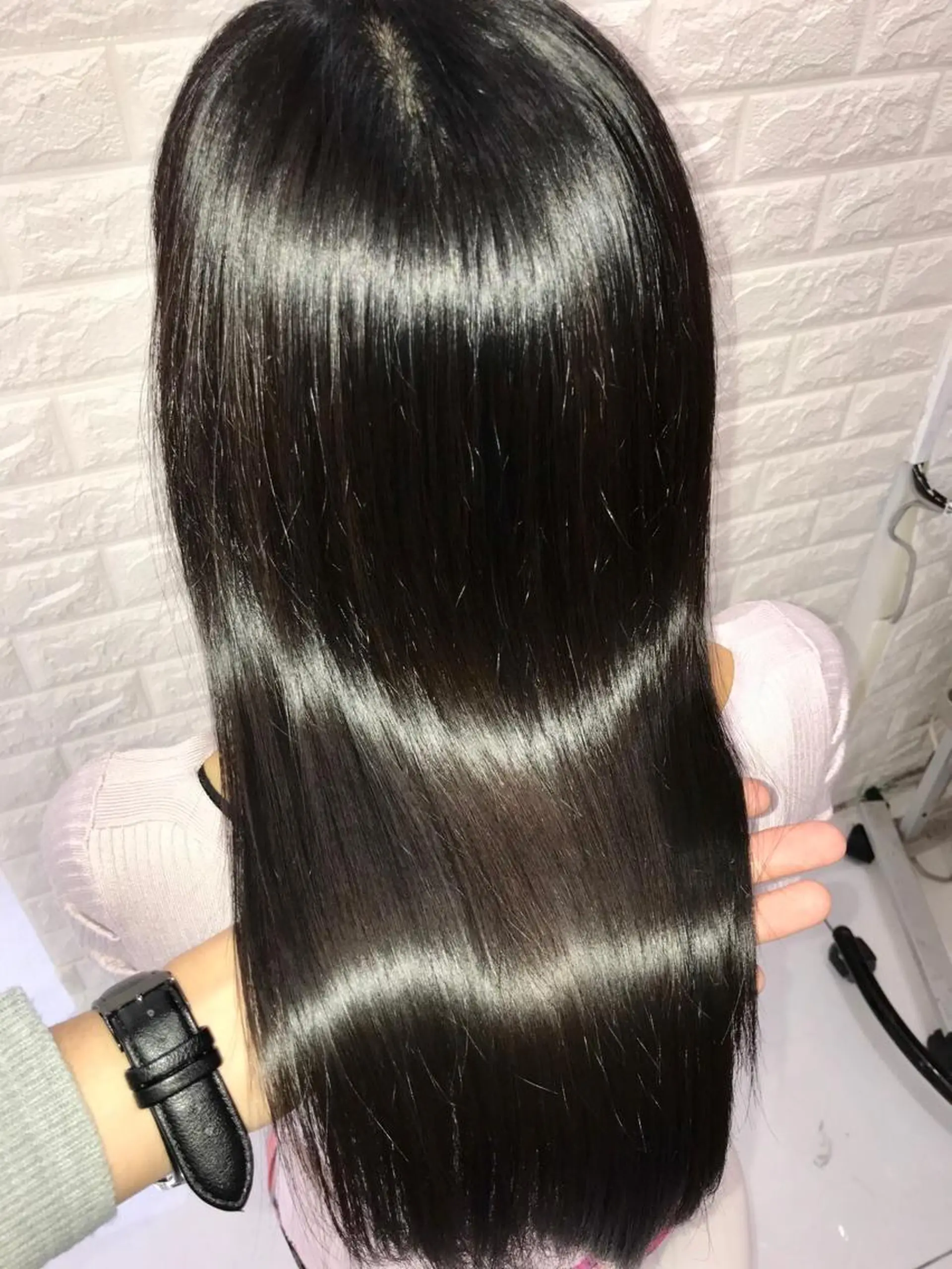 セミロング トリートメント 20代半ば上質なへア ケア 髪質改善 大西のヘアスタイル