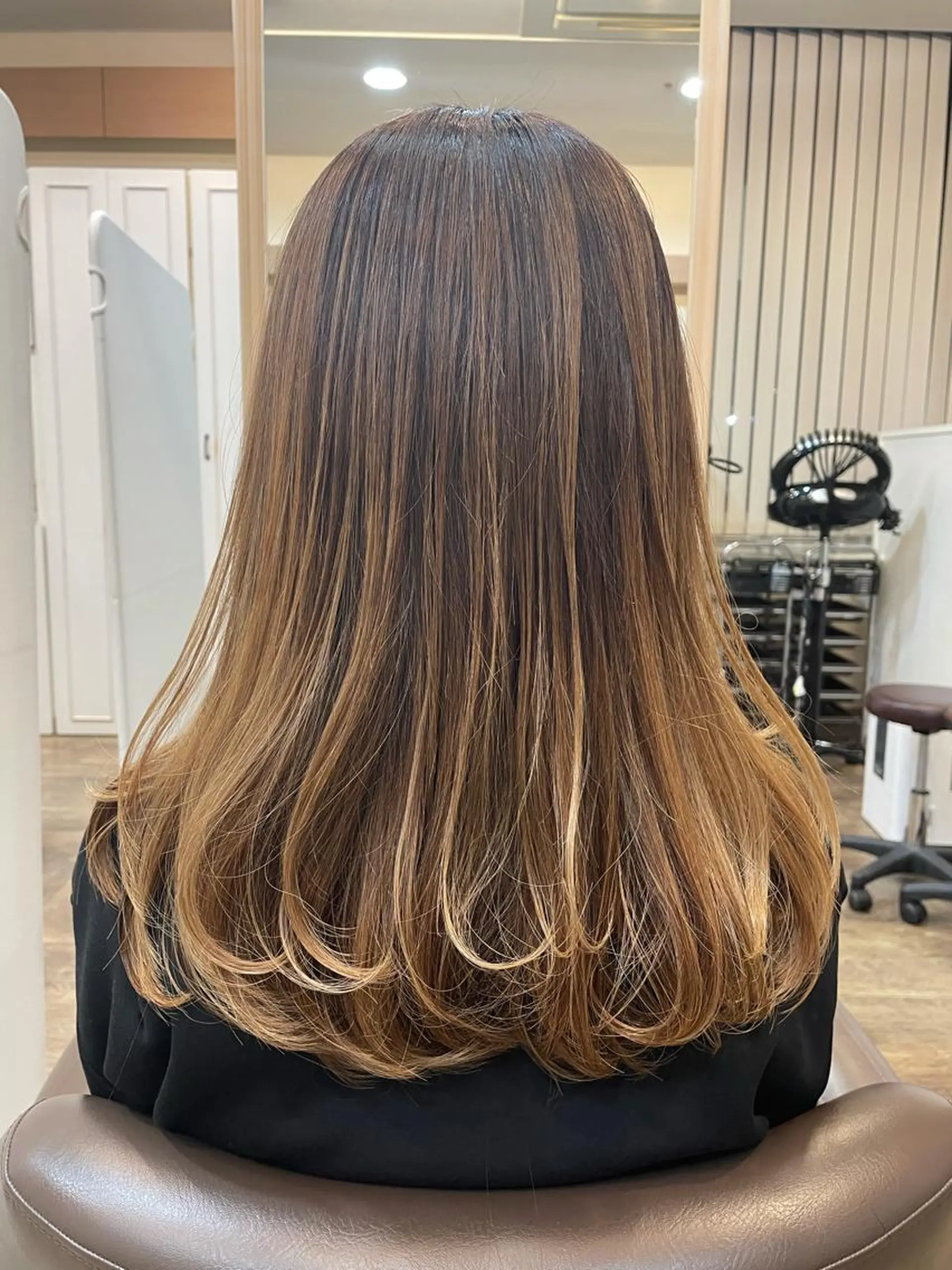 セミロング 佐久間 凪沙のヘアスタイル