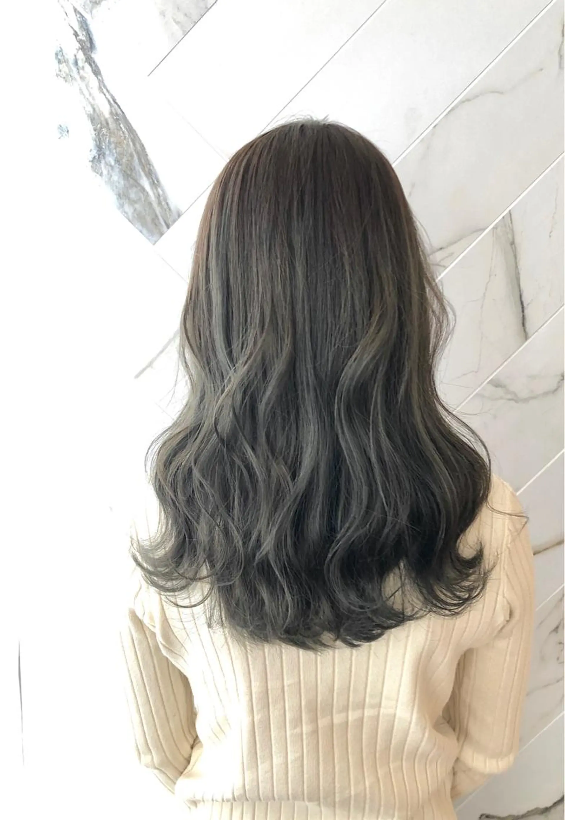 セミロング ハイライト カット ヘアカラー トリートメント ✨似合うのその先へ✨ 田中延和のヘアスタイル