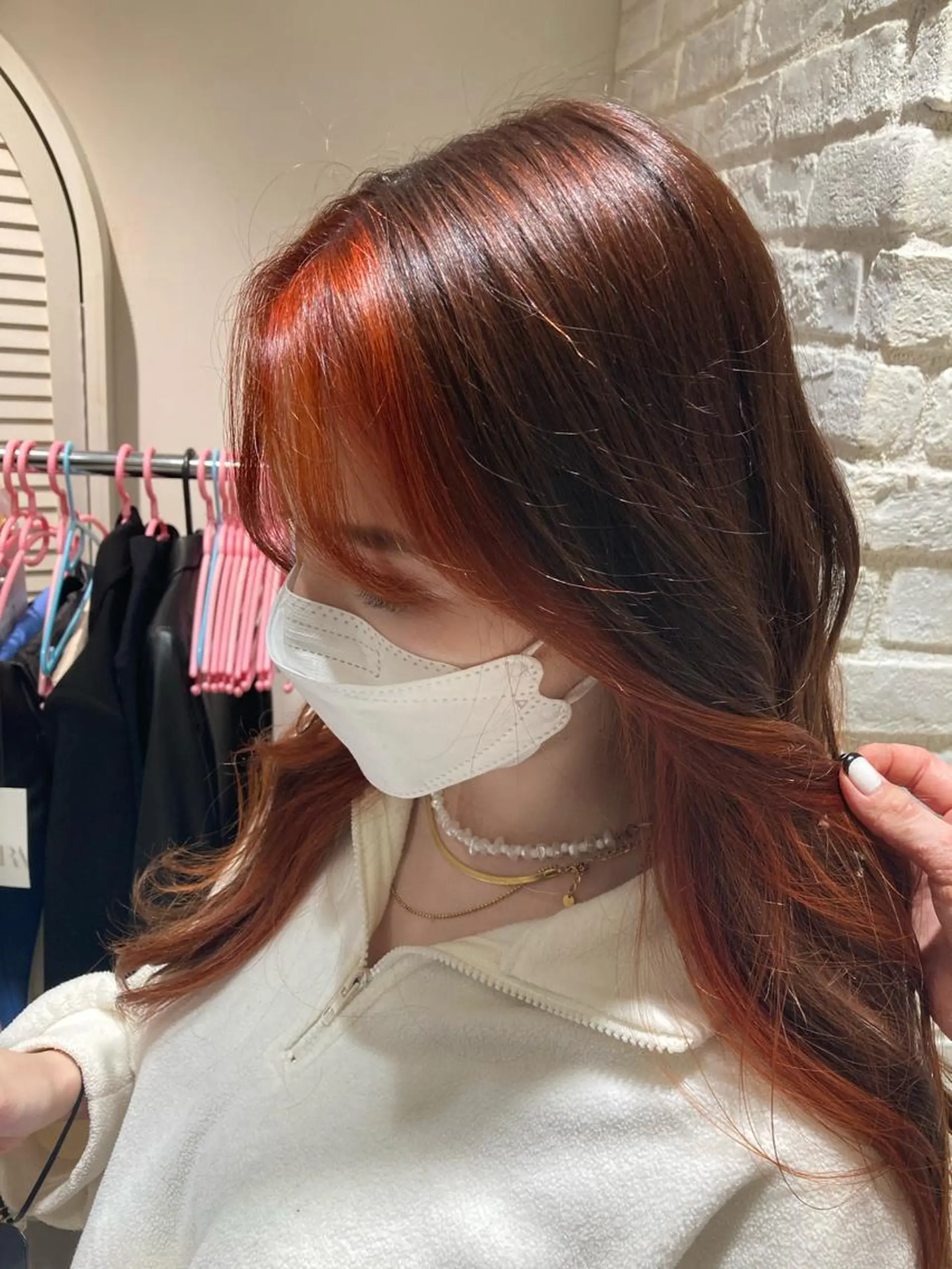 ロング カラー ミストバング  フェイスフレーミング オレンジ 曲がる縮毛矯正 LIBER 　岩名のヘアスタイル