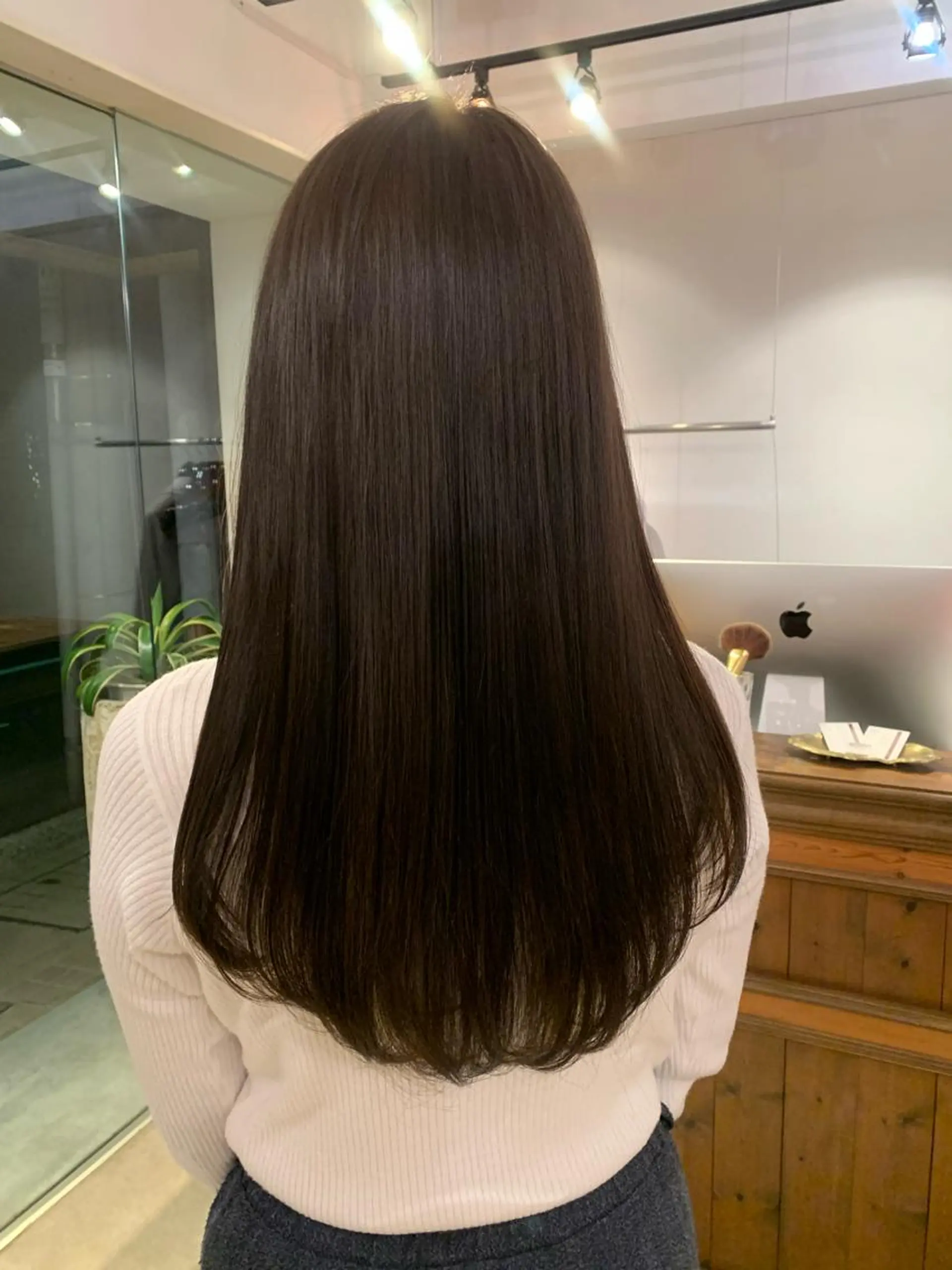 ロング カラー 透明感/オリーブ/ グレージュ/YUKAのヘアスタイル