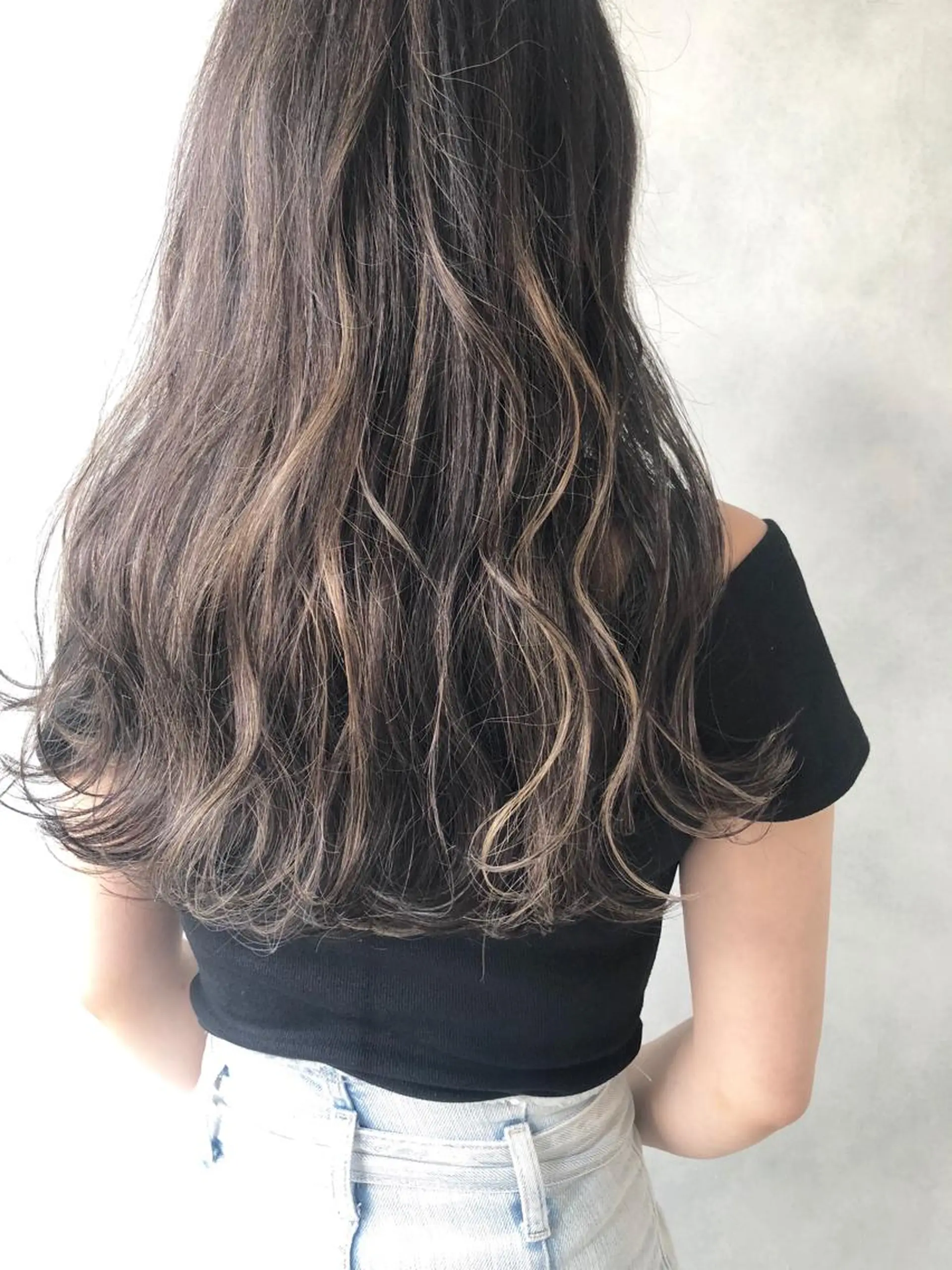 ロング ハイライト ヘアカラー トリートメント 小澤大輔 YOLO hairのヘアスタイル