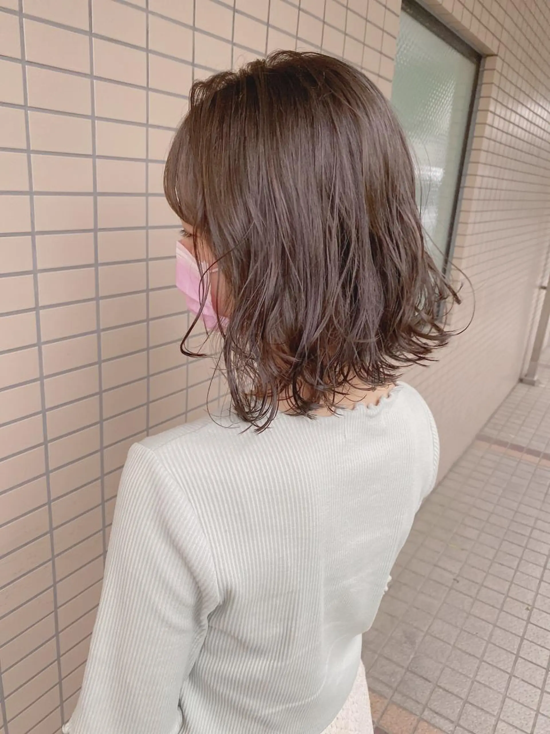 ミディアム カラー ヘアアレンジ ベージュカラー ブリーチ グレージュ ハイライトカラー ミルクティーベージュ 外苑前NO.1艶髪 透明感カラーのヘアスタイル