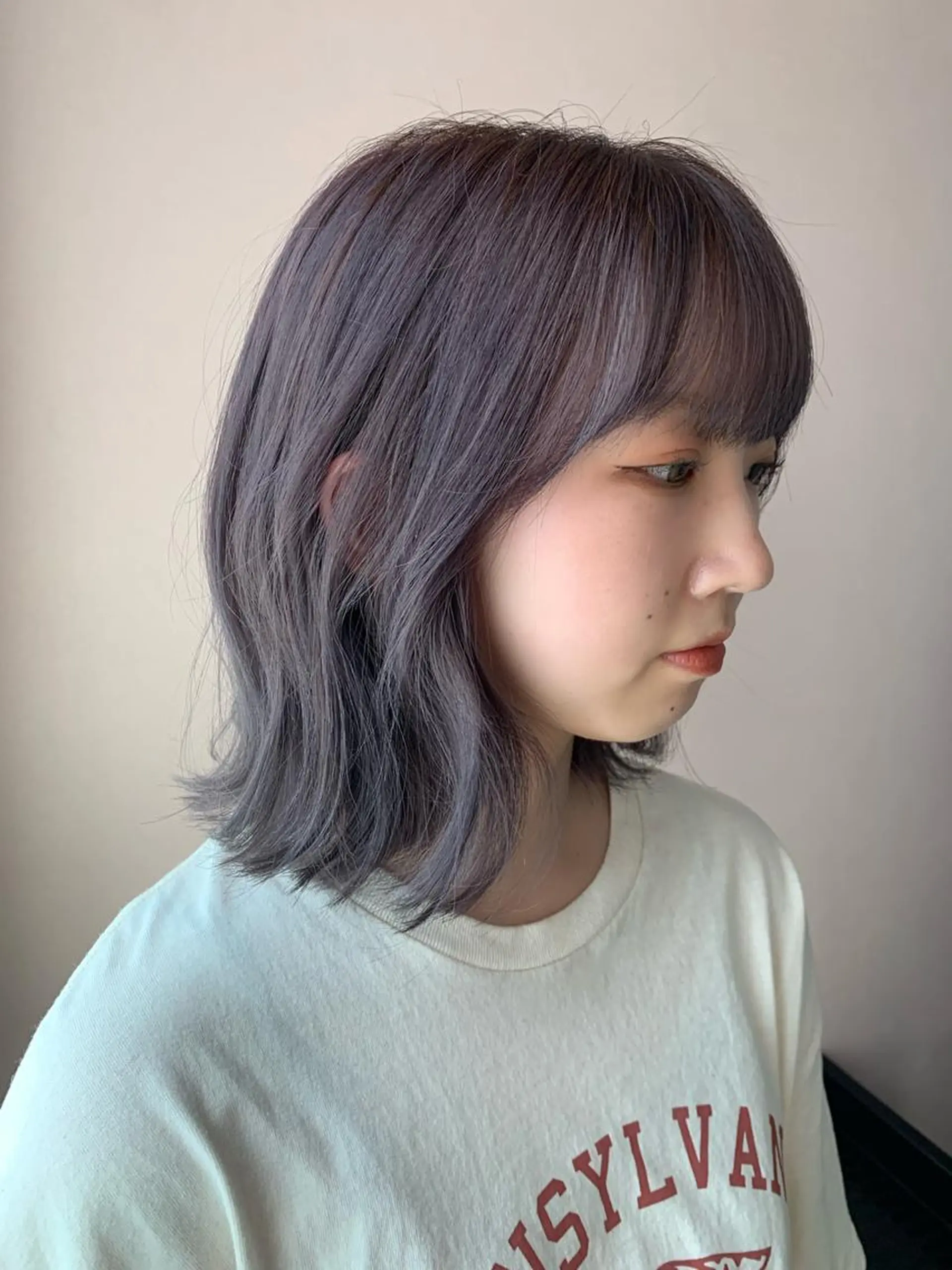 ミディアム カラー ブリーチ グレージュ ラベンダーカラー ラベンダーグレージュ ラベンダーグレー カット ヘアカラー トリートメント hub hair レイヤー/透明感のヘアスタイル