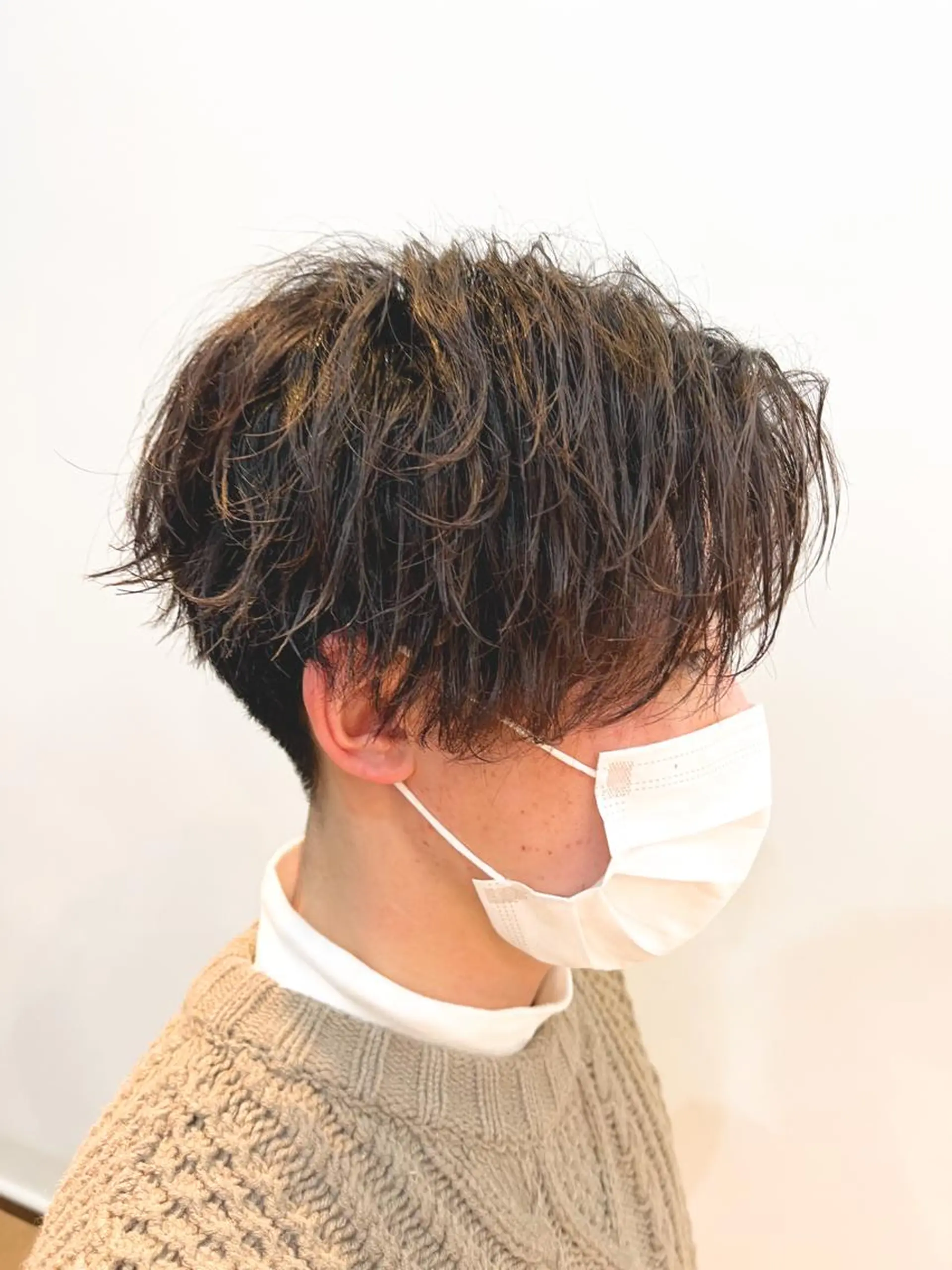 ショート パーマ メンズ メンズパーマ 波巻きパーマ カット パーマ メンズカット曲がる 縮毛矯正佐々木タクマのヘアスタイル