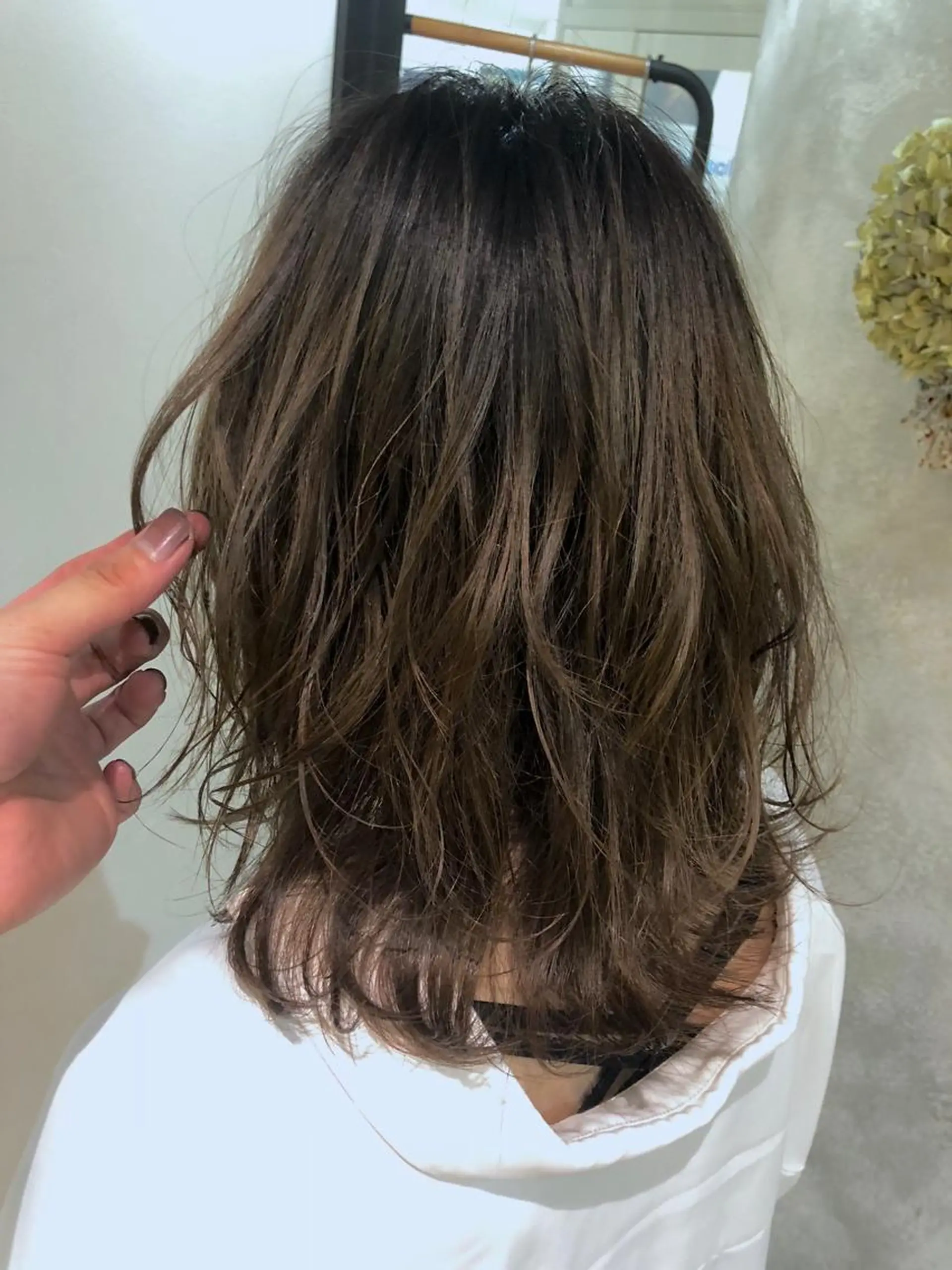 セミロング カラー グレージュ カット ヘアカラー トリートメント 松村 崇弘のヘアスタイル