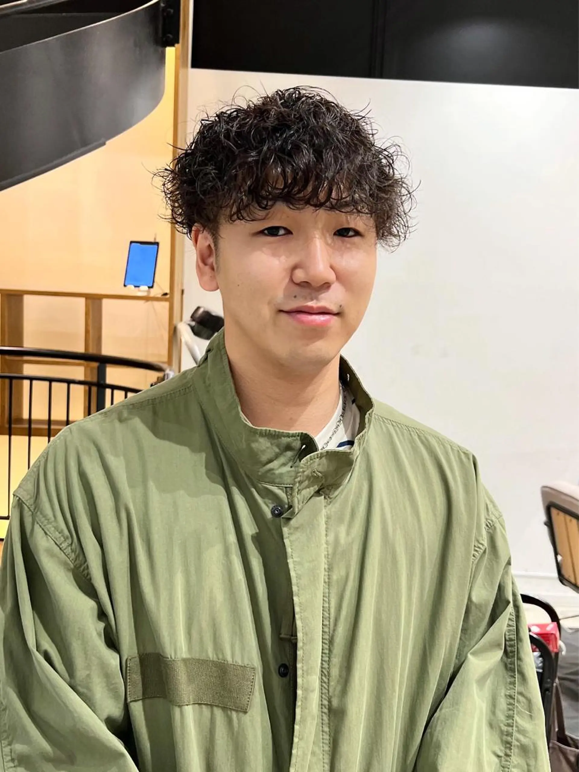 パーマ メンズ メンズパーマ 波巻きパーマ カット パーマ Qin shaire salon 原宿verno店所属・【センターパート】 ETO／江藤翼の眉毛・アイブロウイメージ