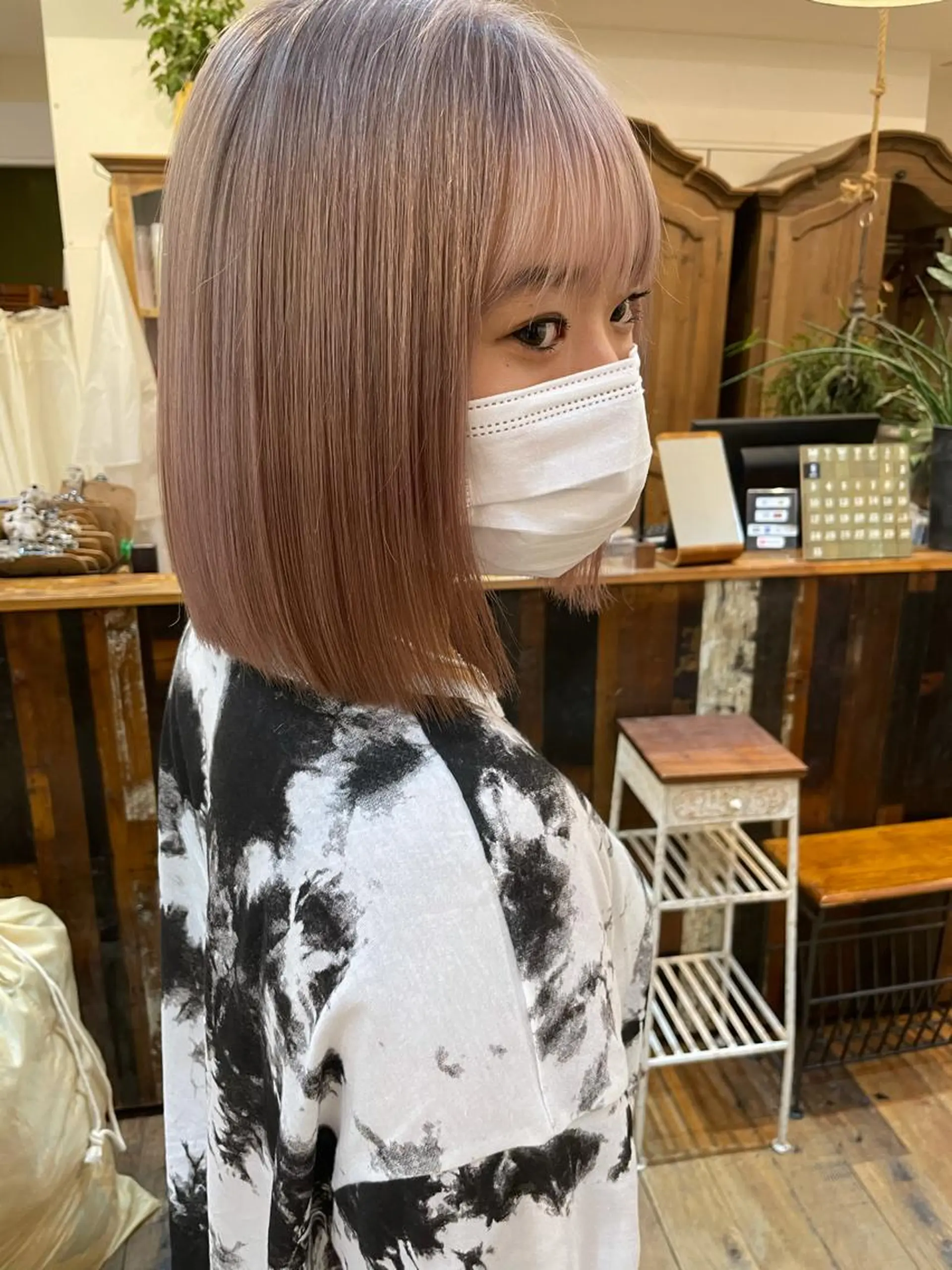 ミディアム カラー ブリーチ 銀 座のヘアスタイル