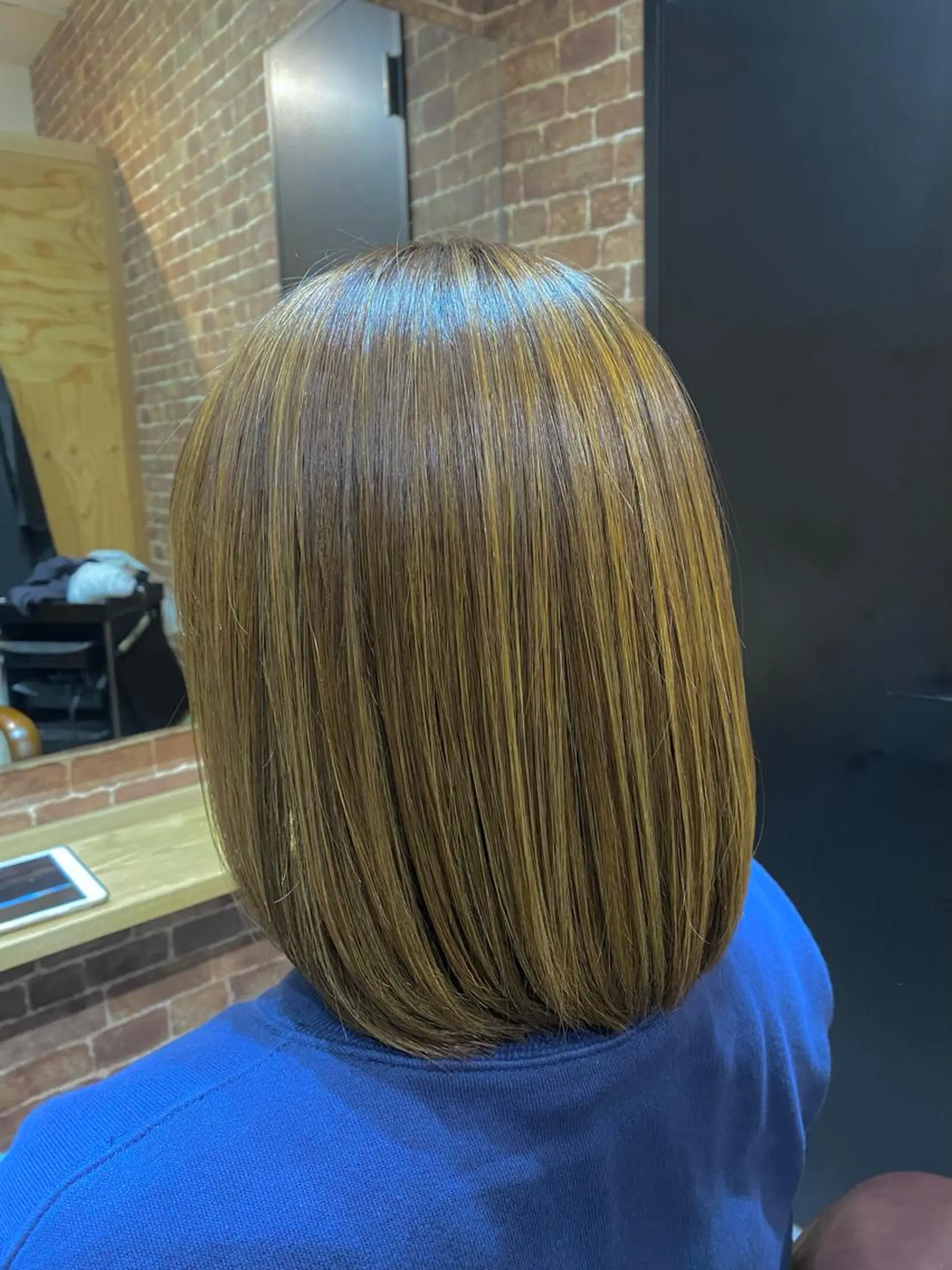 ミディアム カラー ワンレンボブ ミディアムパーマ バレイヤージュ ブリーチ ケアブリーチ カット ヘアカラー トリートメント ♡オシャ髪♡AI ✂️newi町田のヘアスタイル