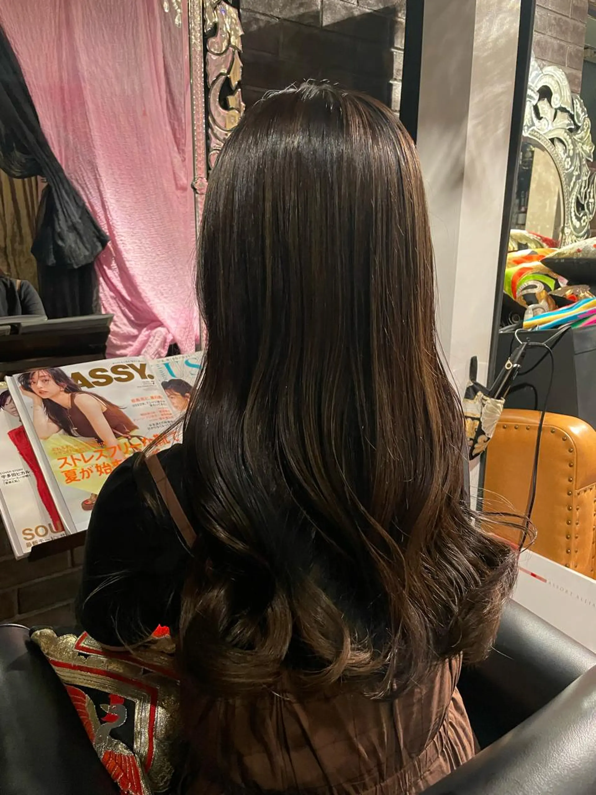 ロング ハイライト ヘアカラー アフィロス所属・五十嵐 舞のヘアスタイル