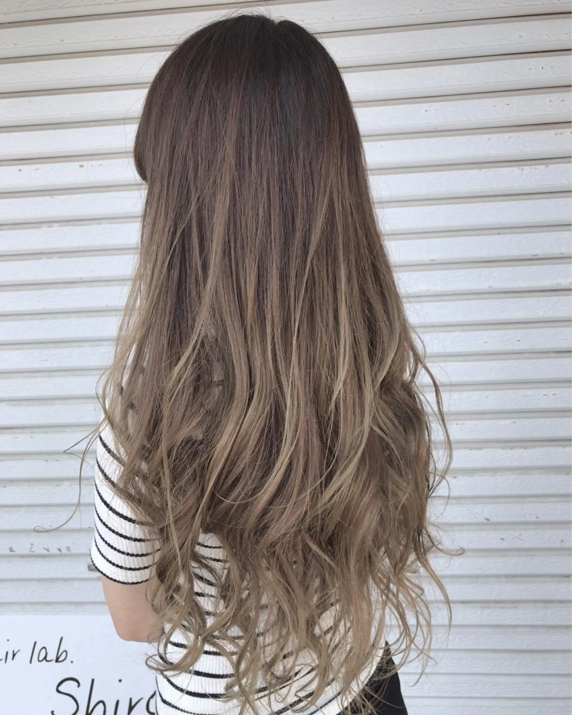 ロング カラー レイヤーカット匠 イソザキノリユキのヘアスタイル