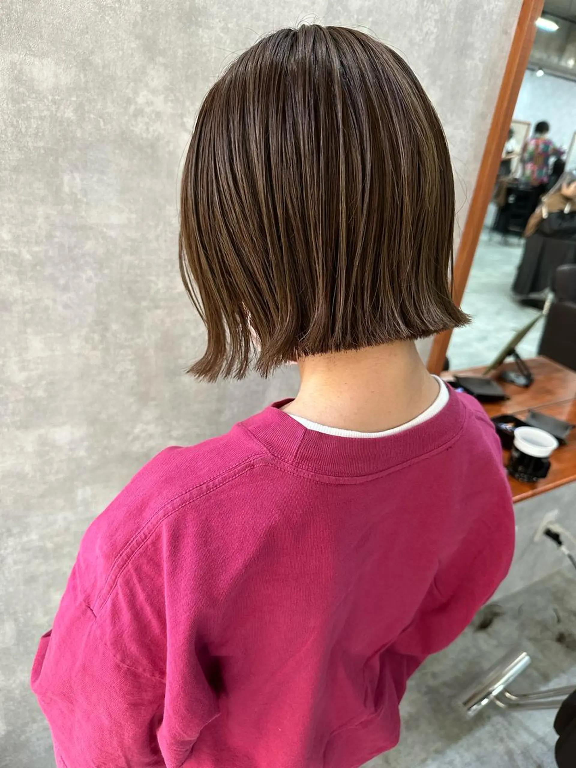 ショート 切りっぱなしボブ ショートボブ ハンサムショート 丸みショート アッシュ カット ヘアカラー トリートメント モテ髪/ボブ/ショー ト/アダチフウトのヘアスタイル