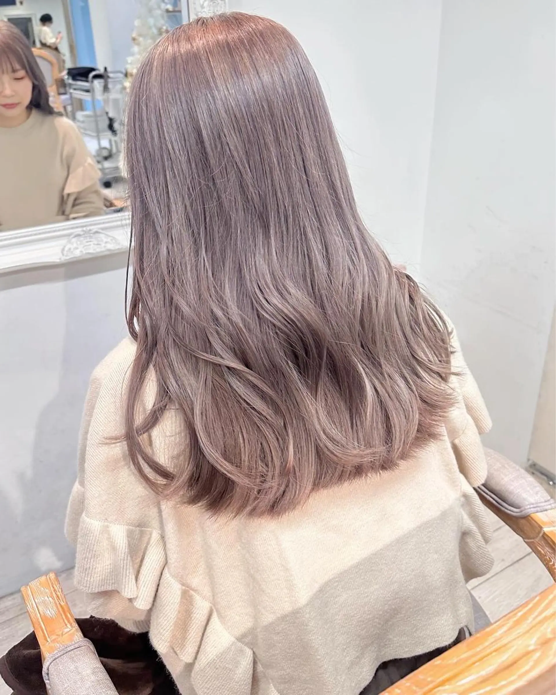 カラー ラベンダーカラー ラベンダーグレー 梅津 光帆のヘアスタイル