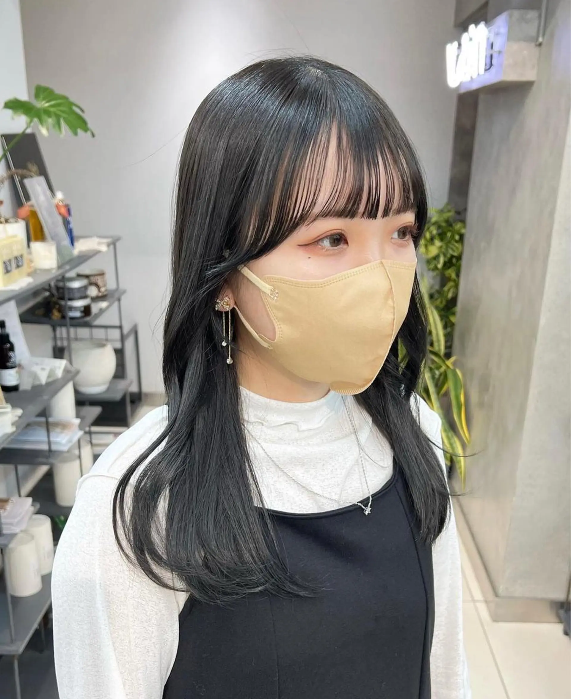 セミロング カラー 顔まわり/ボブウルフ 🤍愛唯(めい)のヘアスタイル