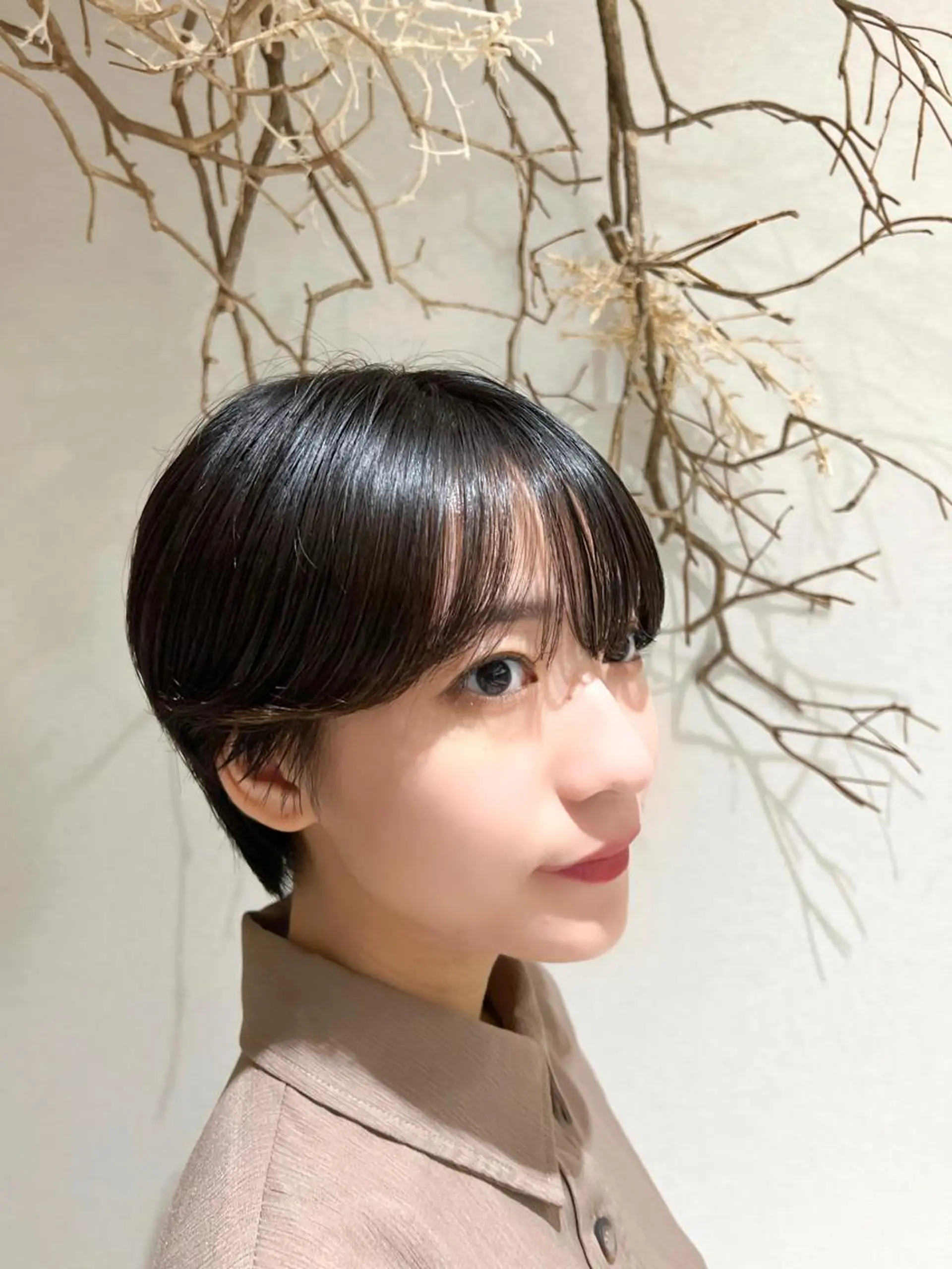 ショート 顔周りカット/髪質 改善/透明感カラーのヘアスタイル