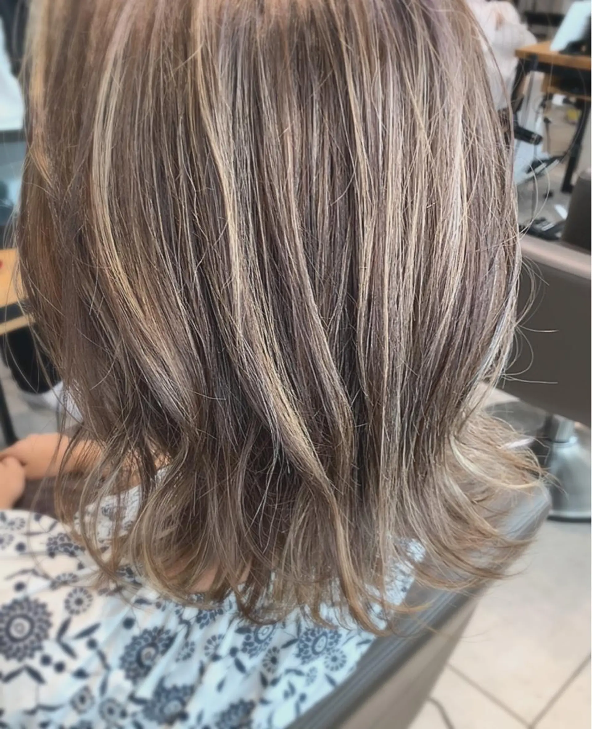 ミディアム カラー デザインカラー 縮毛矯正✖️似合わせ 🌻ヒトミのヘアスタイル