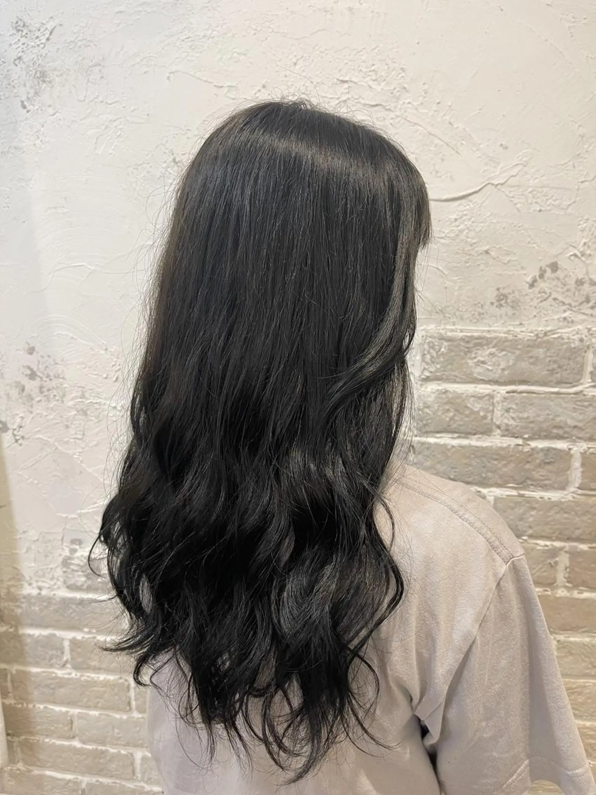 ロング カラー グレージュ オリーブグレージュ オリーブグレー uni所属・中堀 遥のヘアスタイル