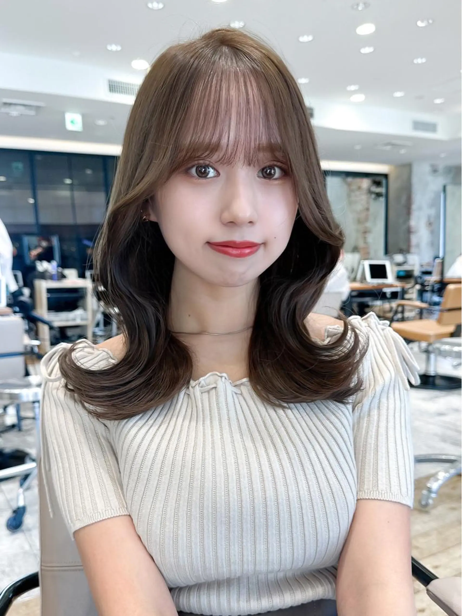 セミロング カラー ベージュカラー ブラウンカラー ブラウンベージュ くびれヘア 顔周りカット カット ヘアカラー トリートメント 顔周り/くびれヘア 韓国ヘア💕風間るなのヘアスタイル