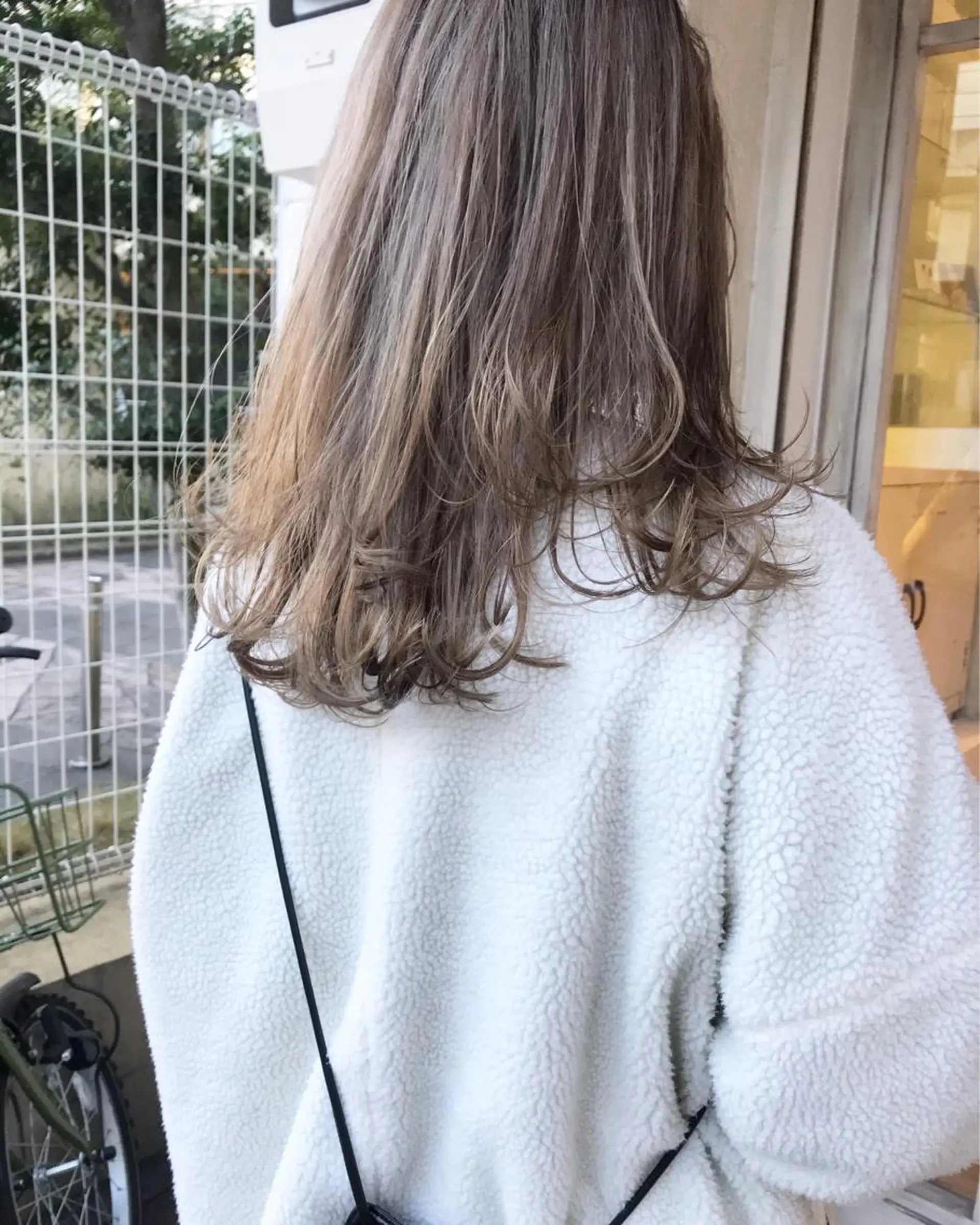 セミロング レイヤーカット ヘアカラー Musiiik hairのヘアスタイル