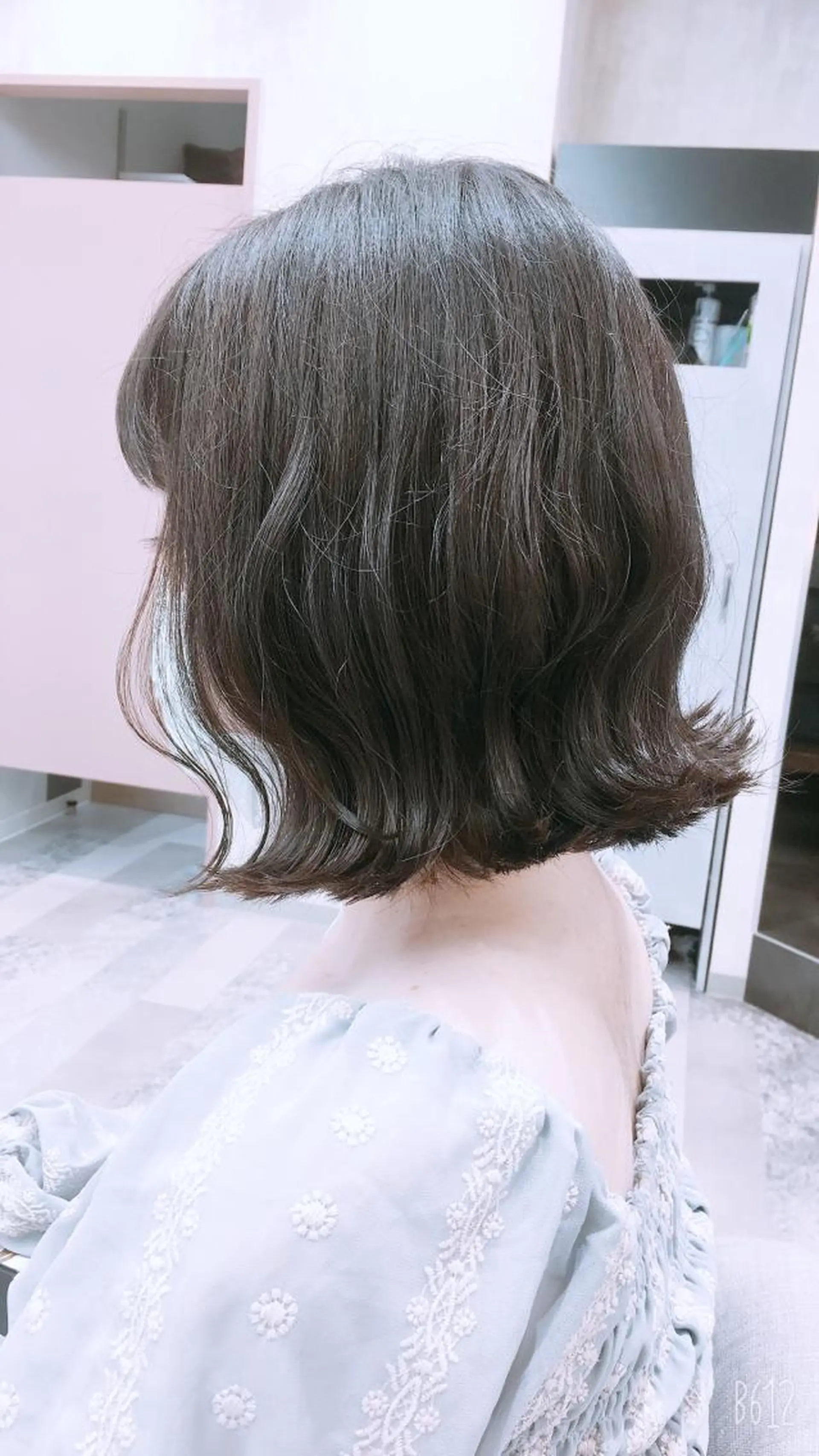 ミディアム 切りっぱなしボブ ボブ 外ハネヘア The Apartment of Solon所属・MATSU. K.のヘアスタイル