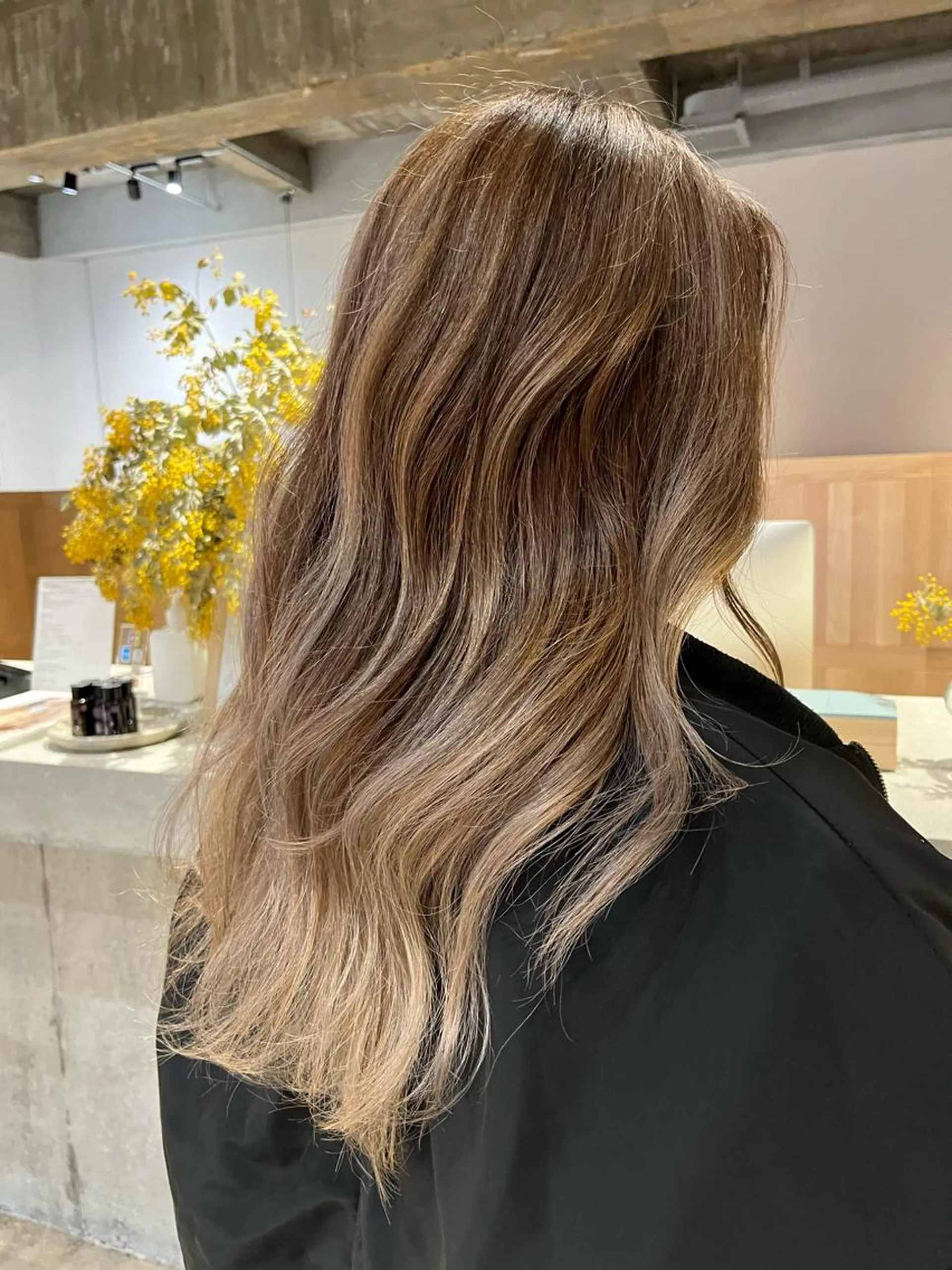 ロング 藤井 美歩/赤髪のヘアスタイル