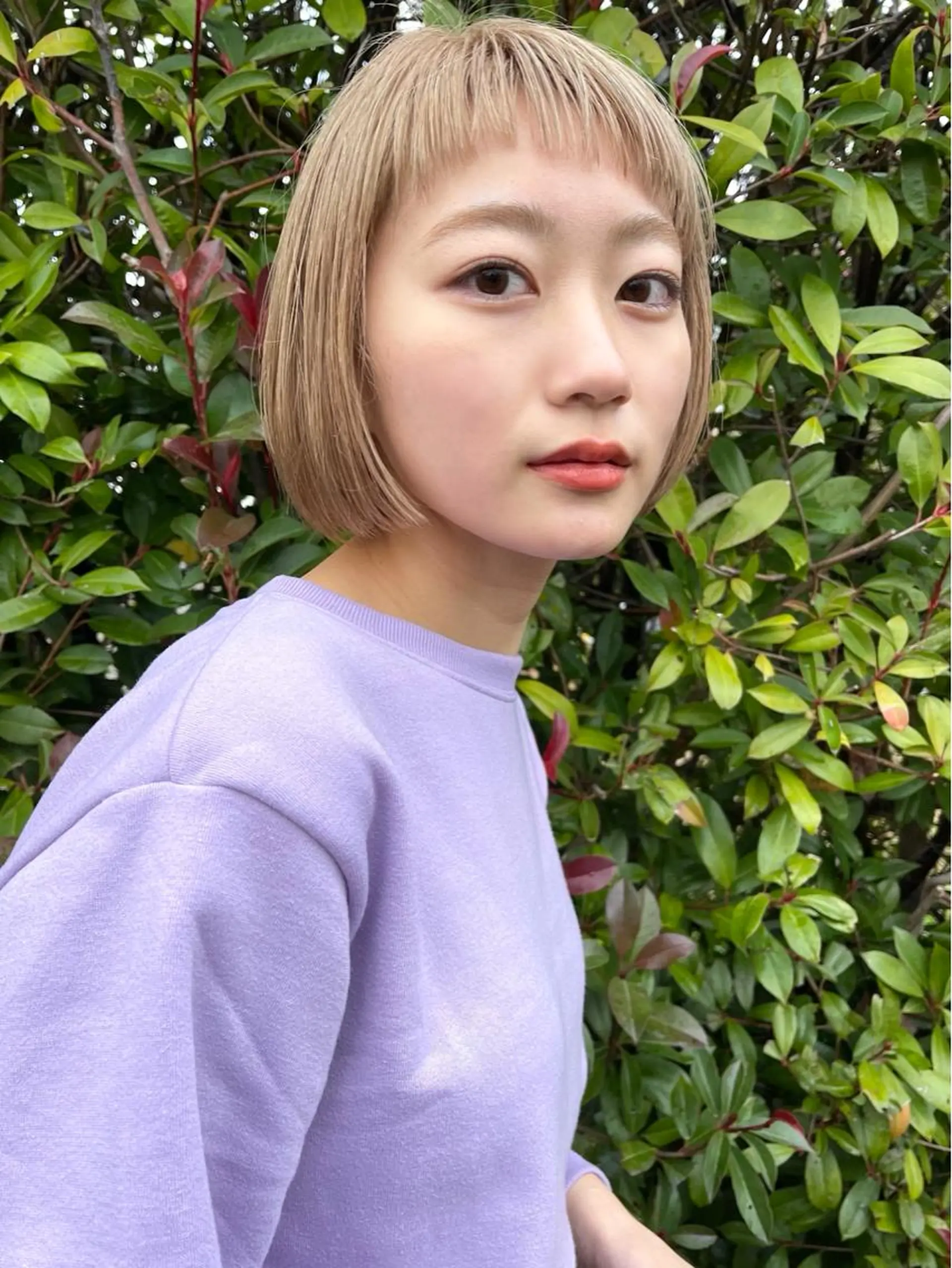 ショート カラー ベージュカラー ブリーチ ミルクティーベージュ ボブ 伸ばしかけ kibito所属・大西 真人🪴のヘアスタイル