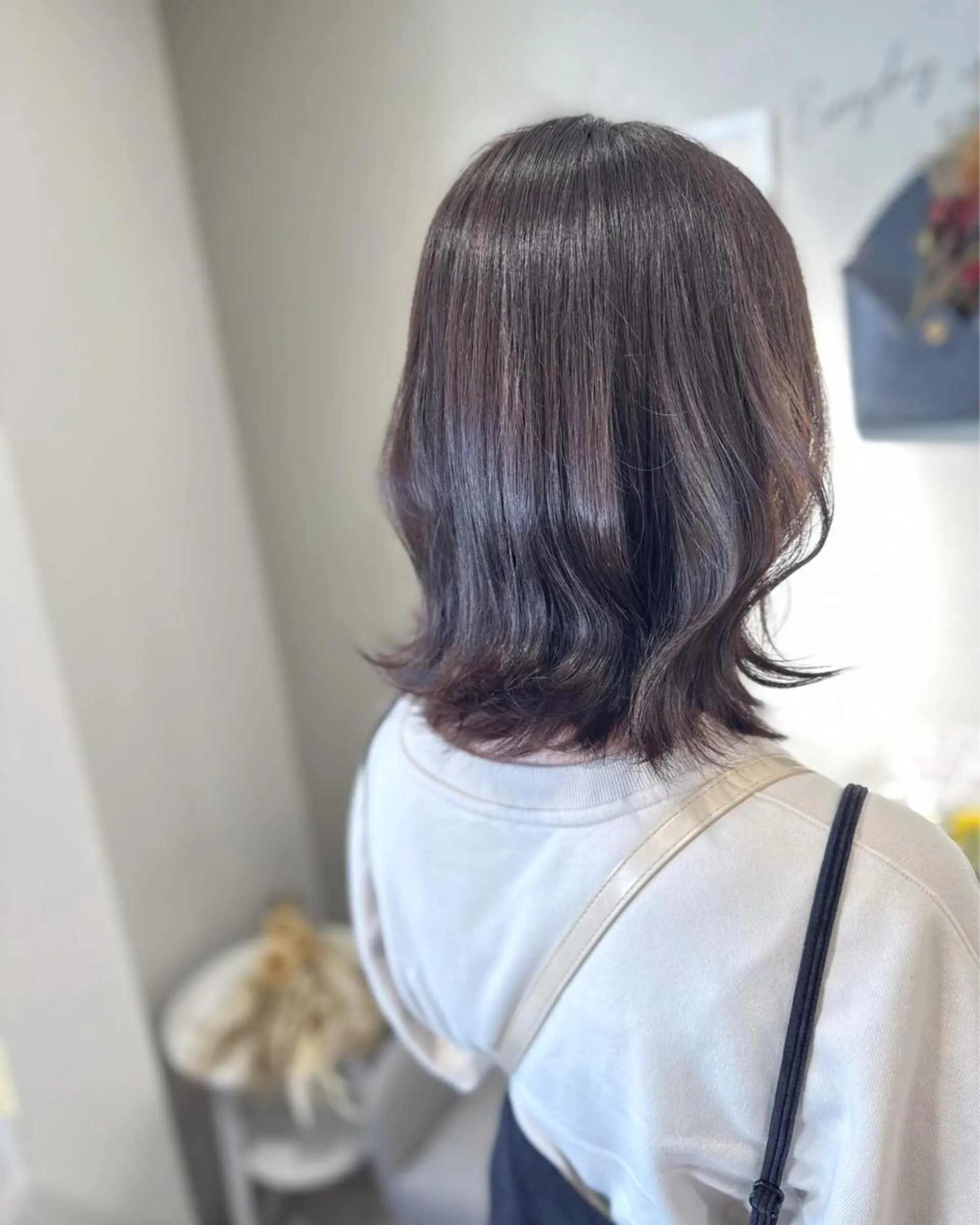 セミロング カラー ラベンダーカラー ヘアカラー トリートメント 荒木 ひろかのヘアスタイル