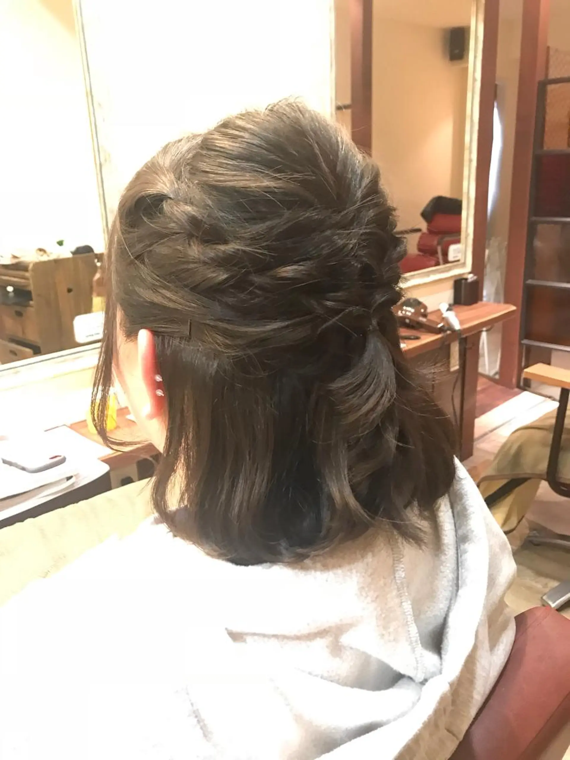 ミディアム ヘアアレンジ ハーフアップ VandV所属・松村 未央のヘアスタイル