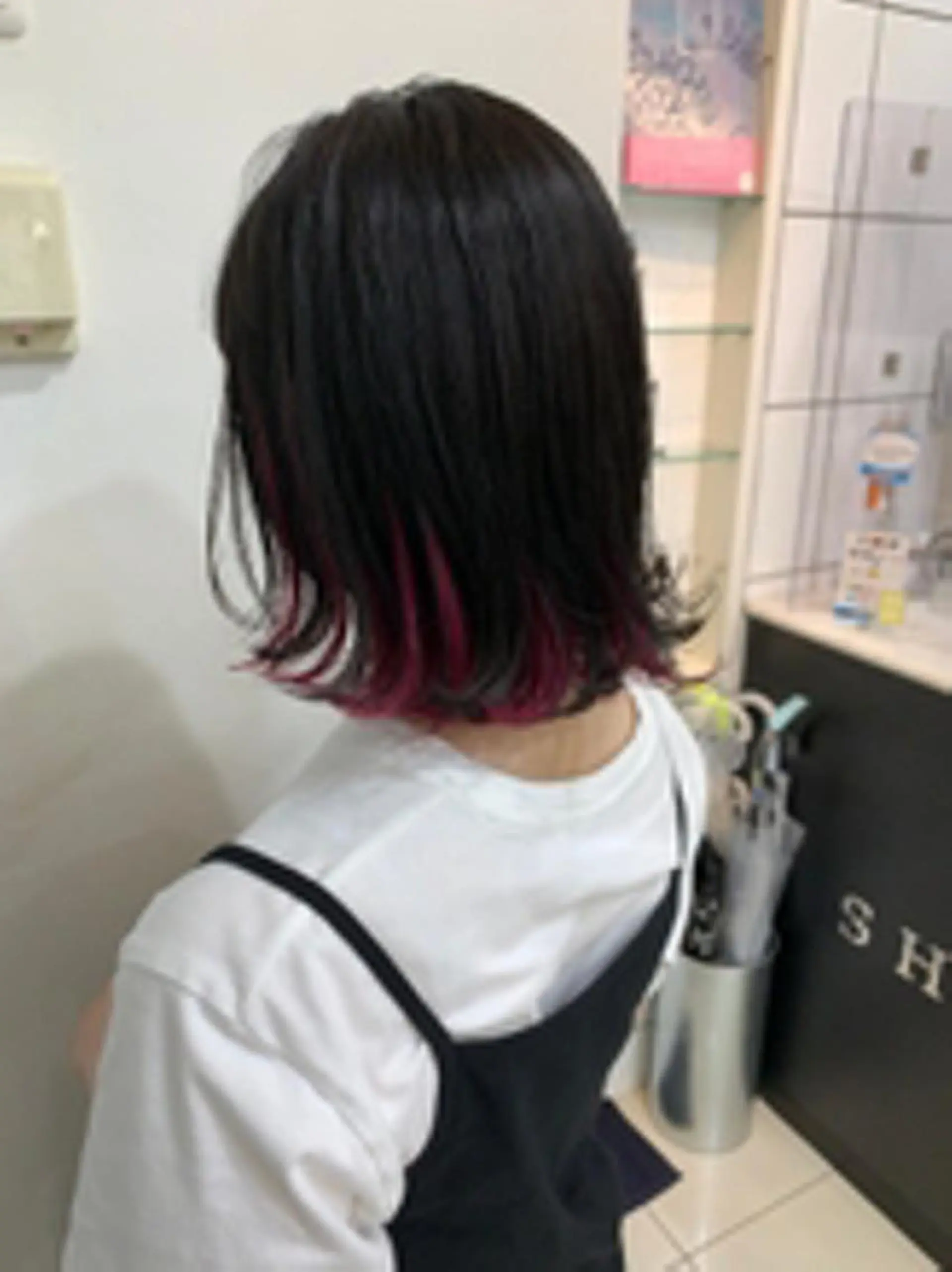 ミディアム カラー 前田 桃花のヘアスタイル