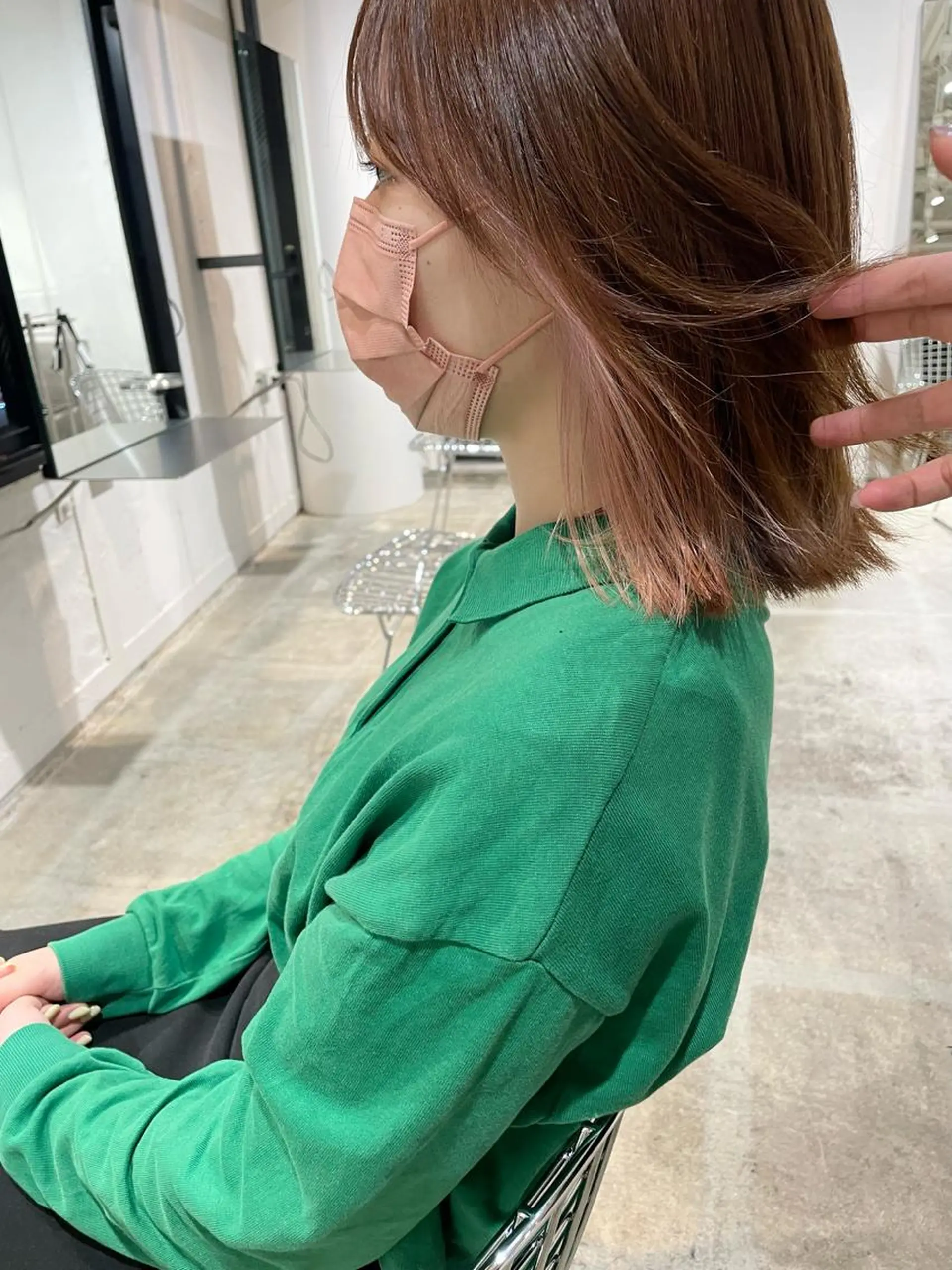 セミロング カラー 佐藤 永夏のヘアスタイル