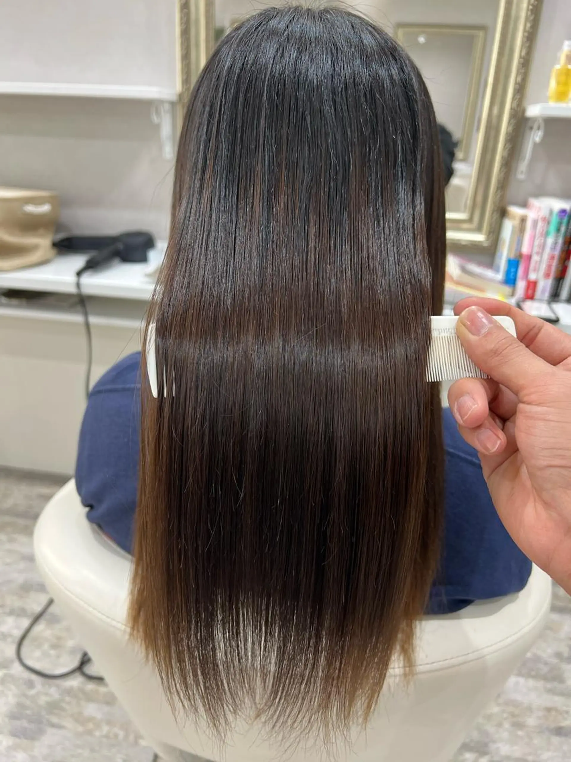 ロング 髪質改善 上品艶感カラーのヘアスタイル