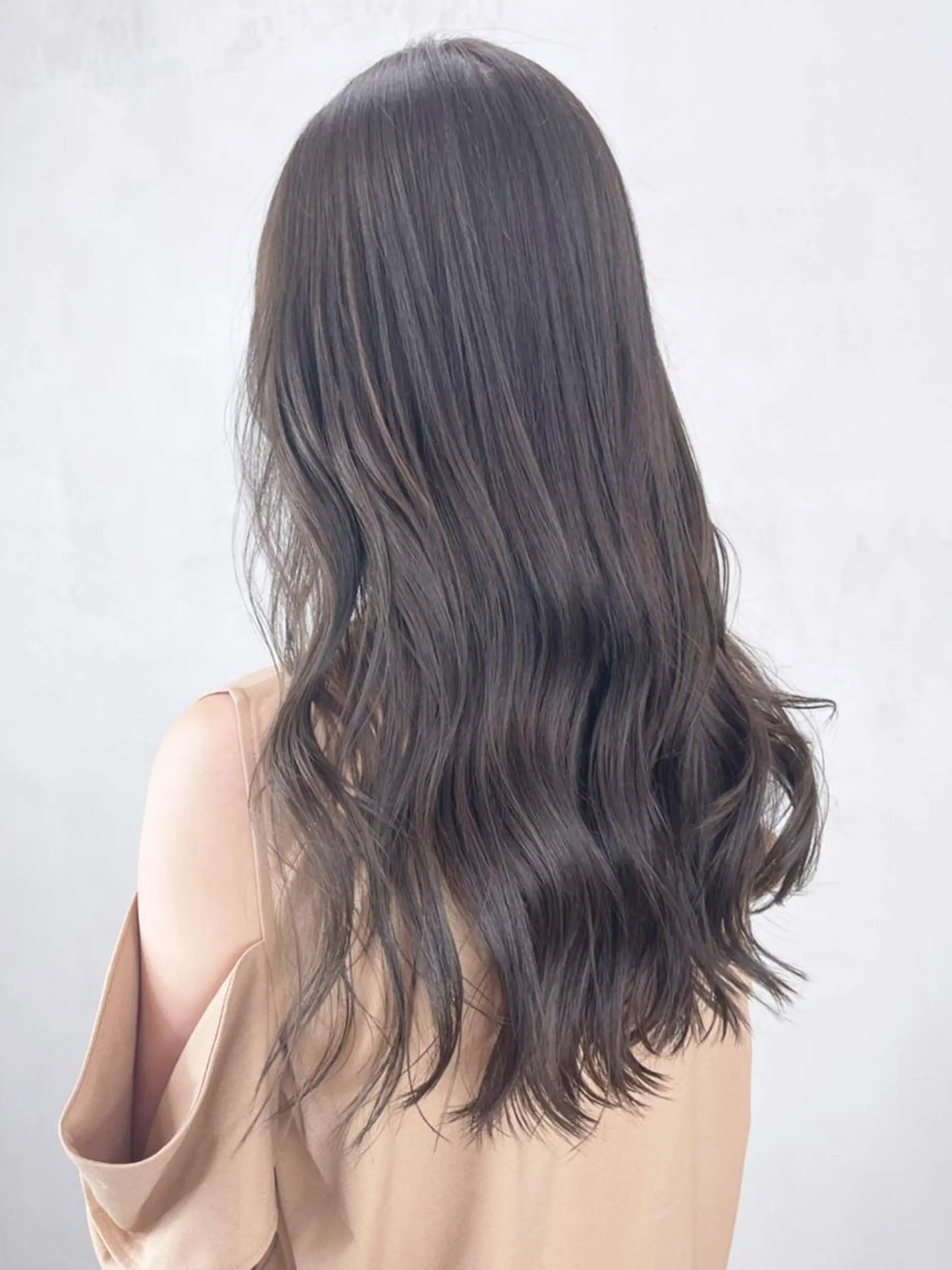 セミロング カラー グレージュ ITbyALBUM 松戸のヘアスタイル