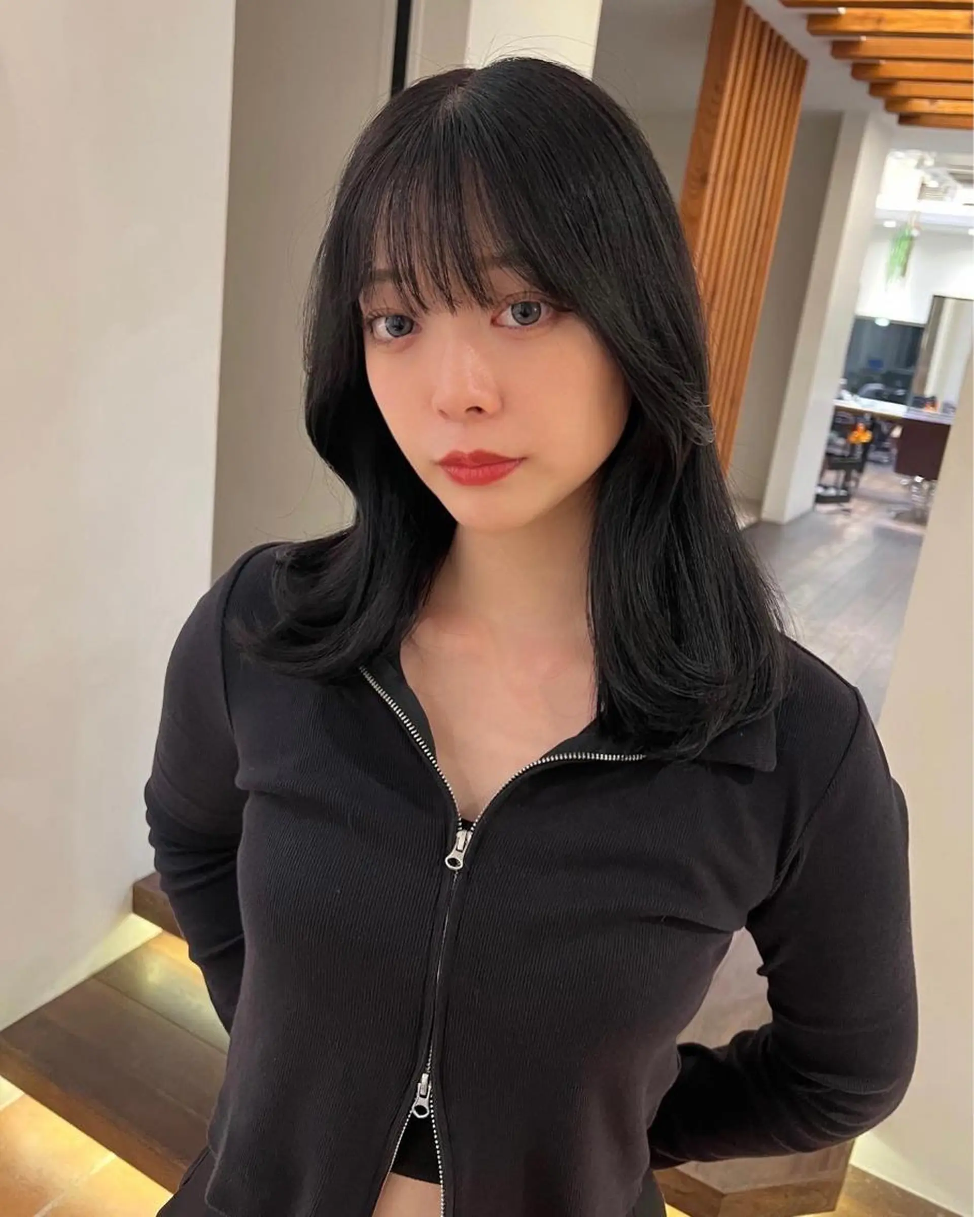 セミロング L'EANE THE TOKYO所属・カット無料｜ 青山 ｜髪質改善のヘアスタイル