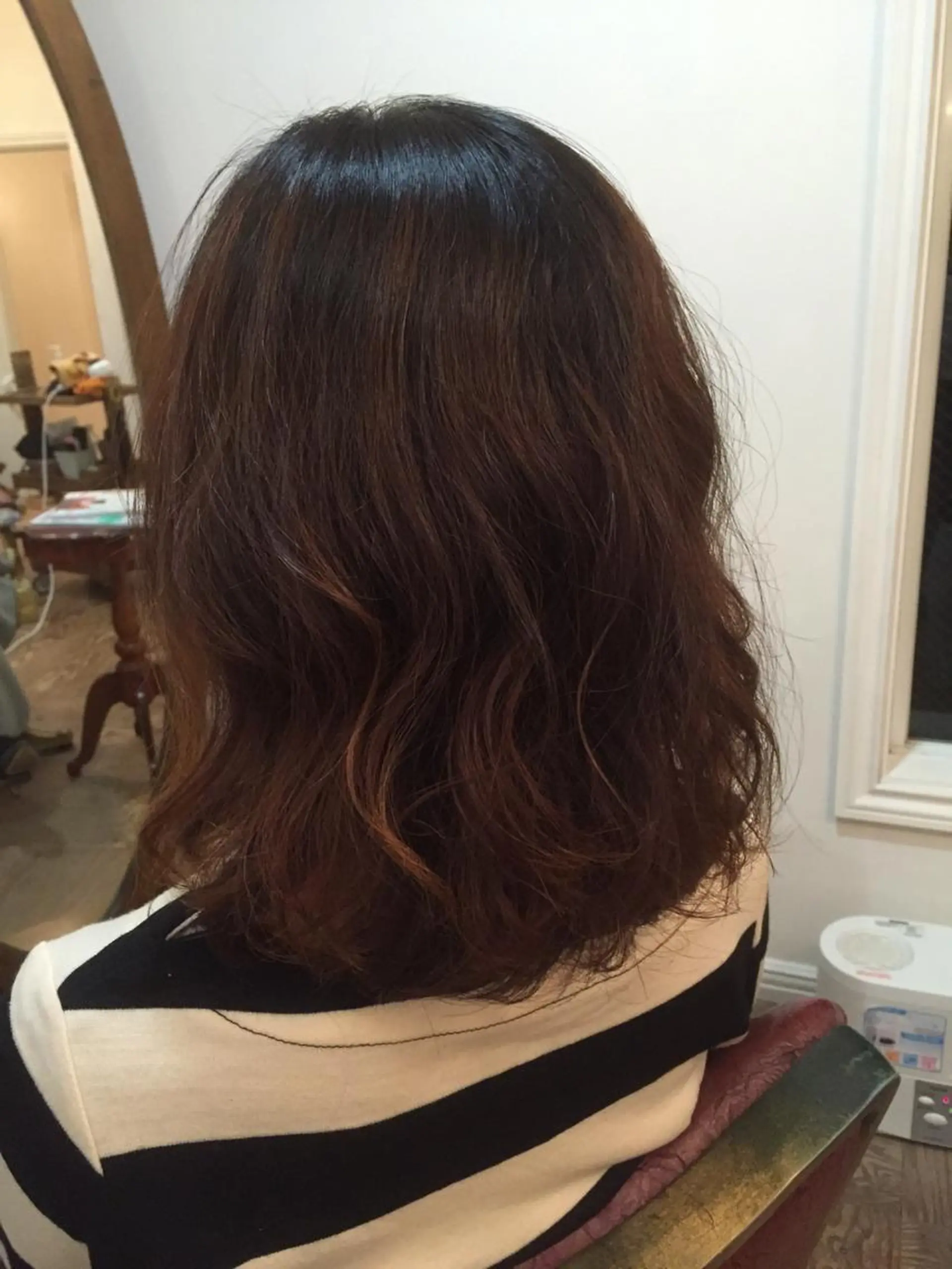 ミディアム パーマ 三好 美里のヘアスタイル