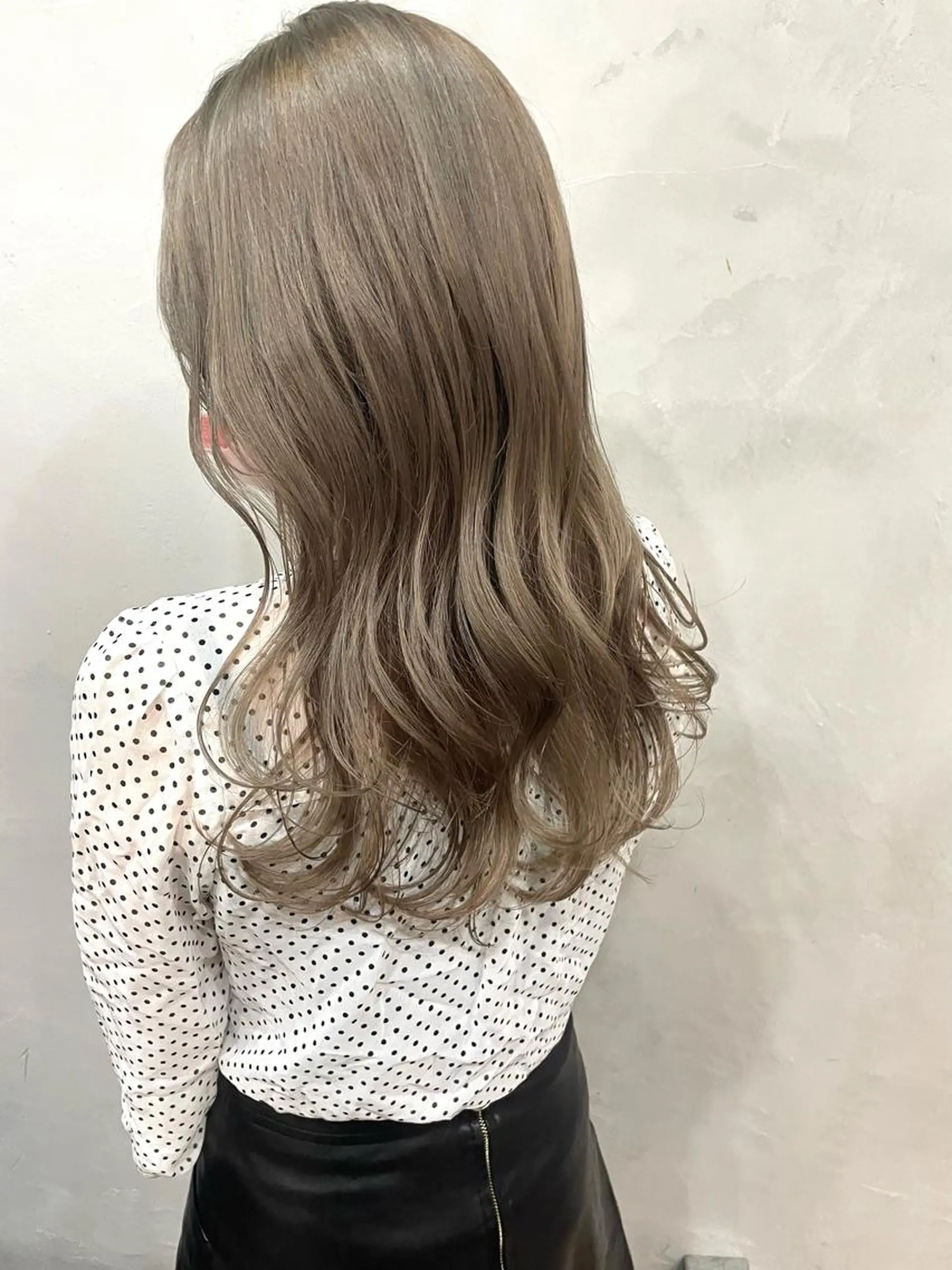 セミロング カラー ヘアカラー La  fith hair lien西宮北口所属・赤み消しカラー/透 明感カラー/有吉優香のヘアスタイル