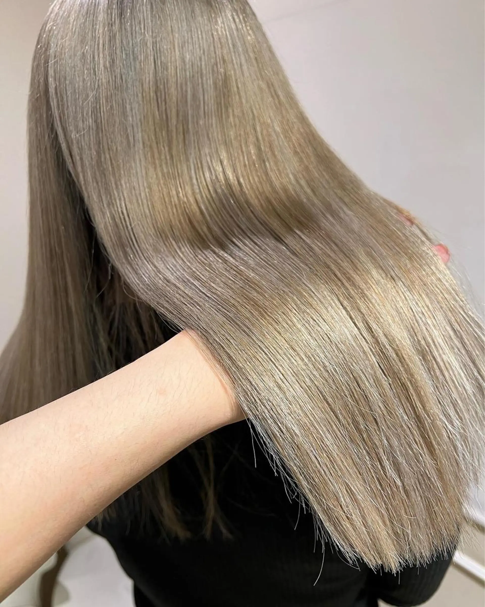 セミロング カラー レイヤー×髪質改善 マネージャー安藤光司のヘアスタイル