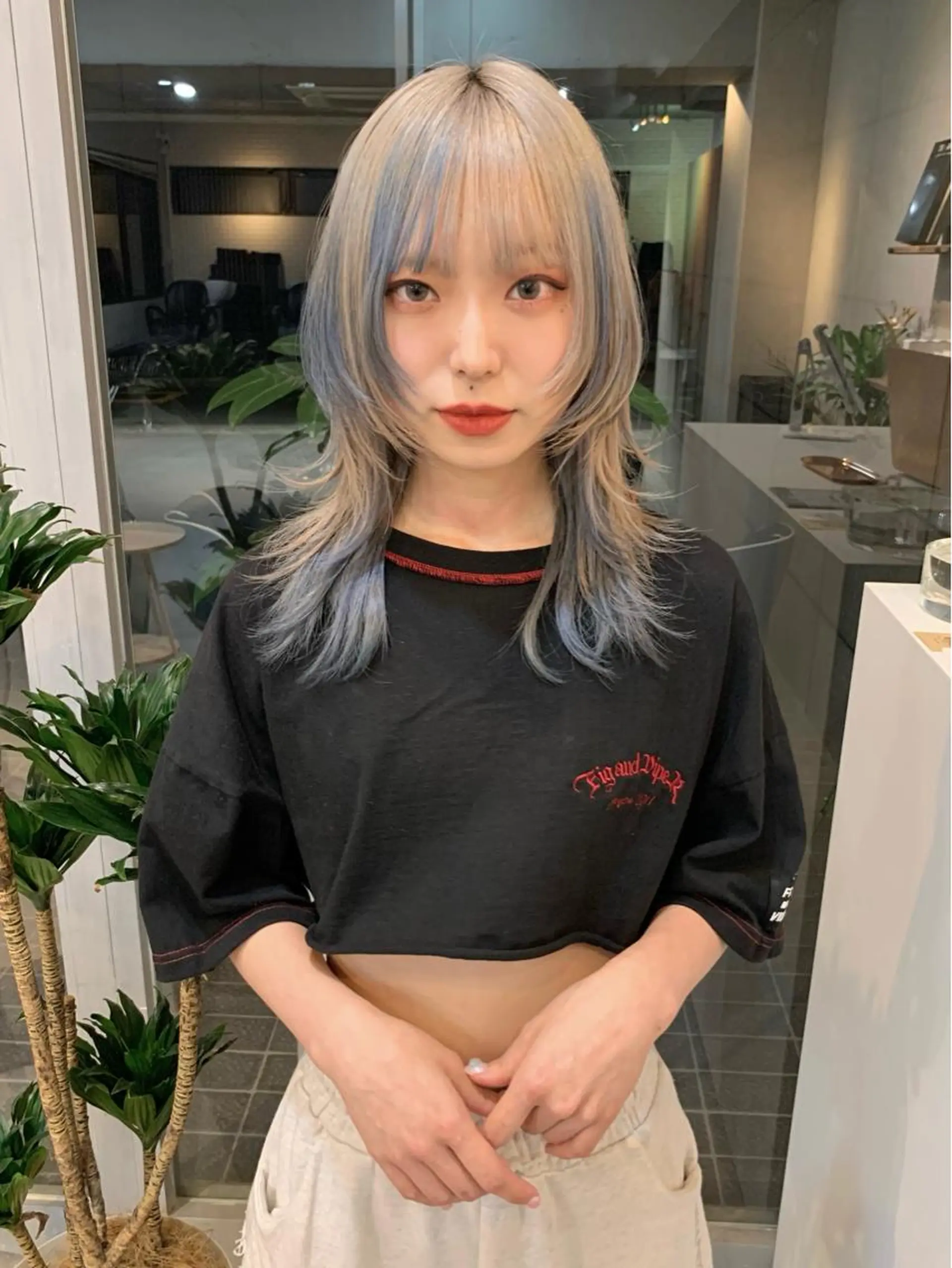 ミディアム カラー インナーカラー カット ヘアカラー ヘアセット 中性ウルフカット ケアブリーチ/ケイトのヘアスタイル