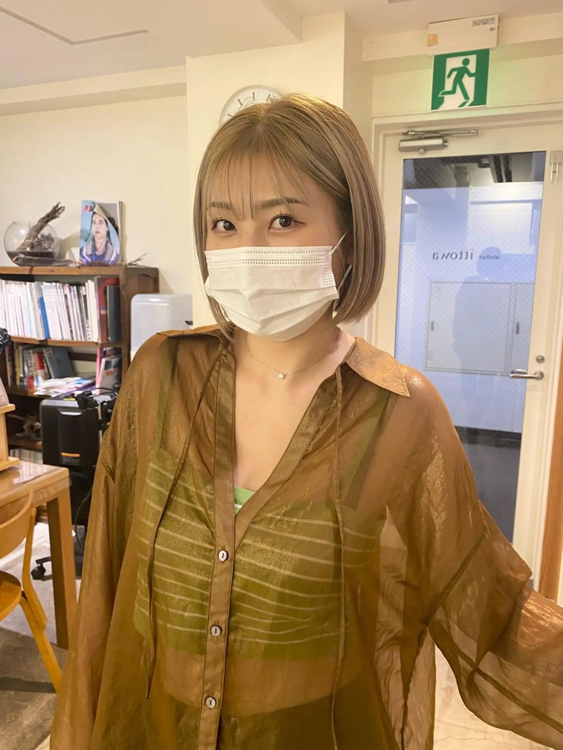 ショート カラー ヘアアレンジ ハイトーンカラー ボブ ショートヘア ヘアカラー トリートメント レイヤー🌟艶カラー 🕊まやのヘアスタイル