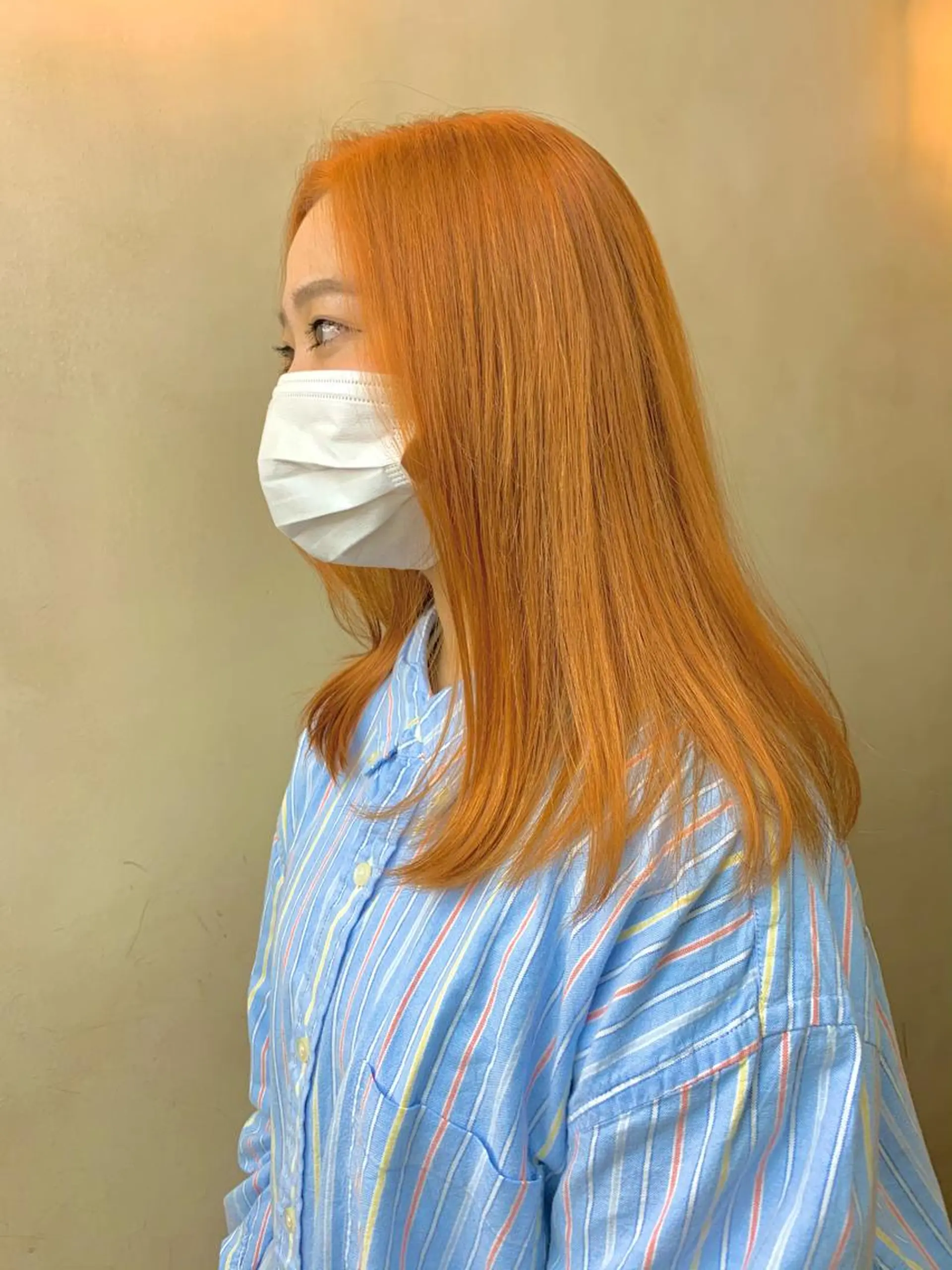 ミディアム カラー オレンジ 桃果 momokaのヘアスタイル