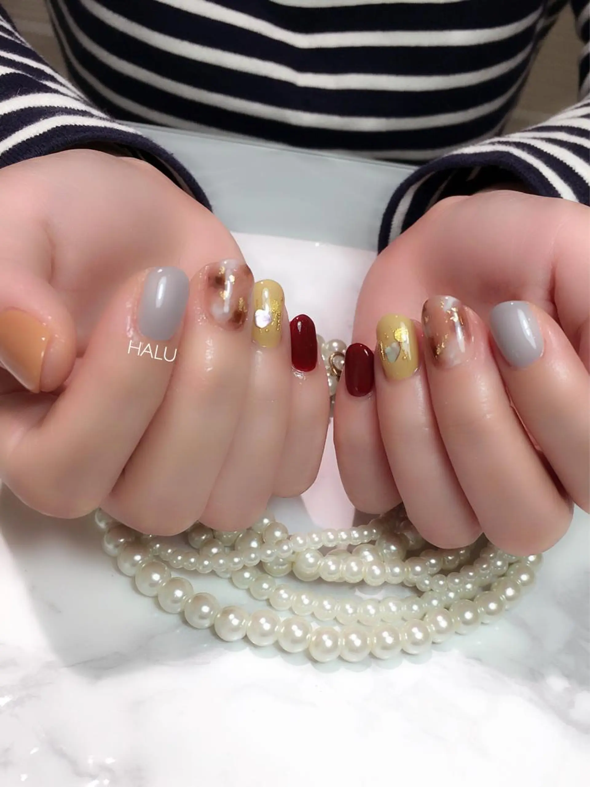 ネイル アートネイル ゴールド ニュアンスネイル シンプルネイル HALU ハルのネイルデザイン