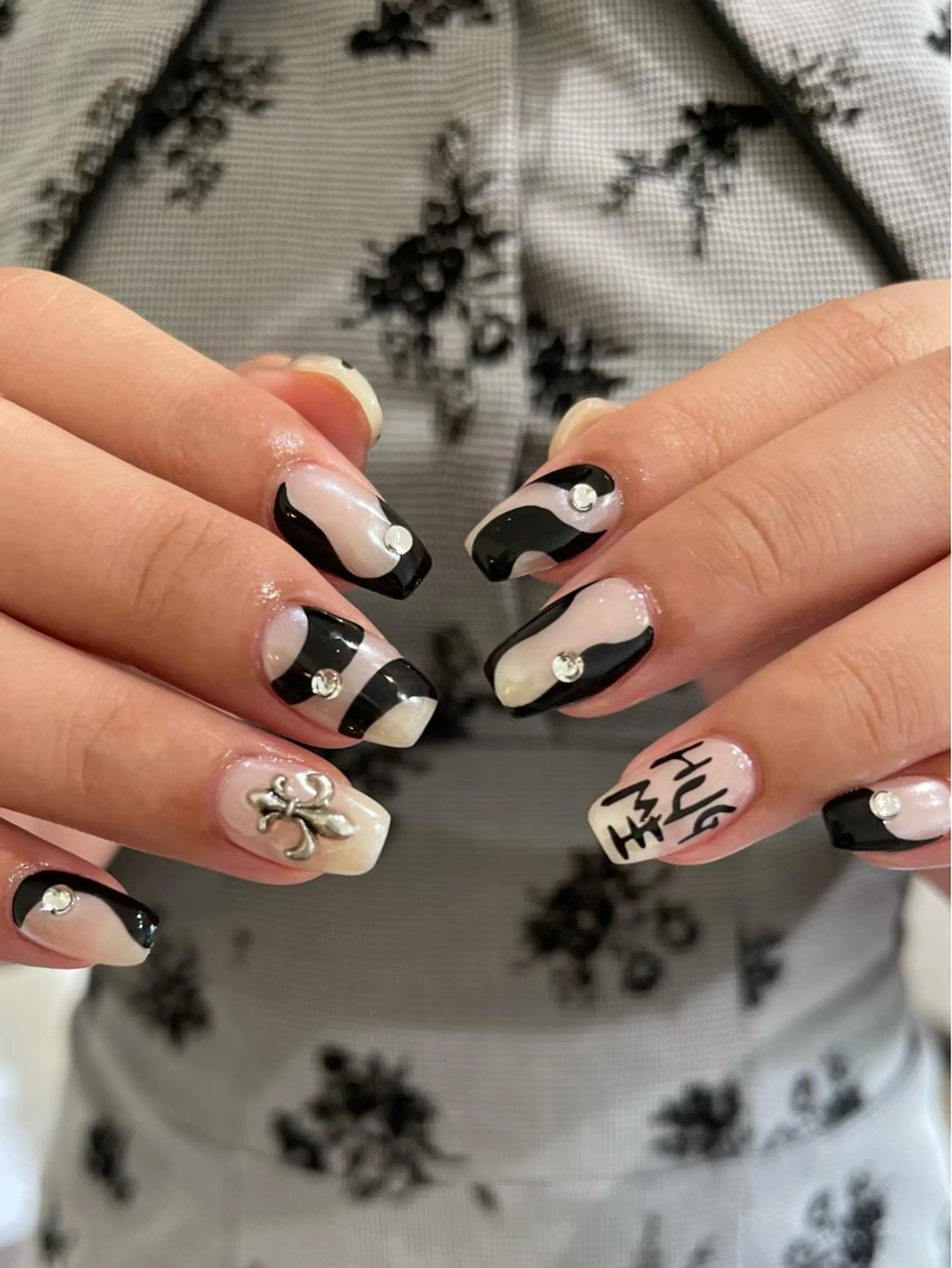 ネイル 8113 海外/y2k/韓国のネイルデザイン