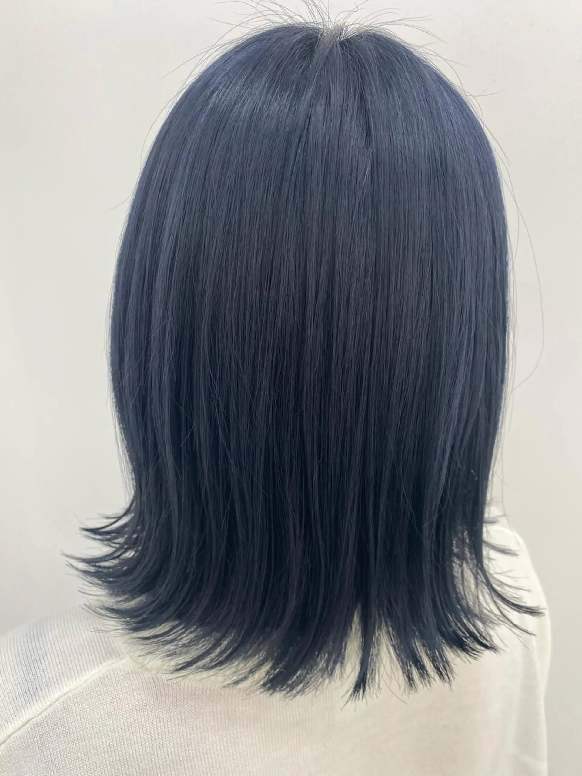 ミディアム カラー 黒髪 ネイビーカラー aoi ♡グレージュ ・ベージュカラーのヘアスタイル