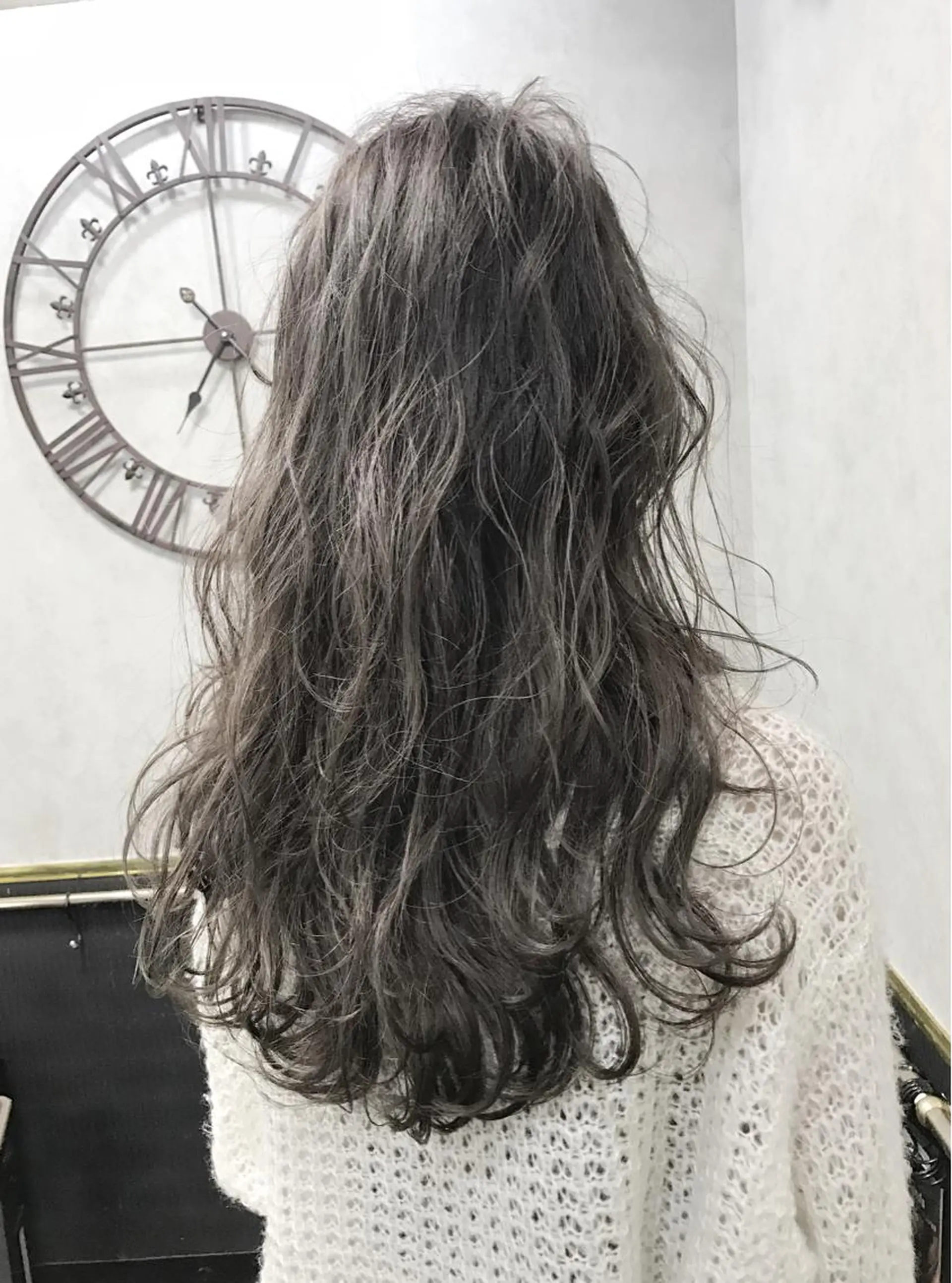 ロング カラー 透明感カラー 塩川 和弥のヘアスタイル
