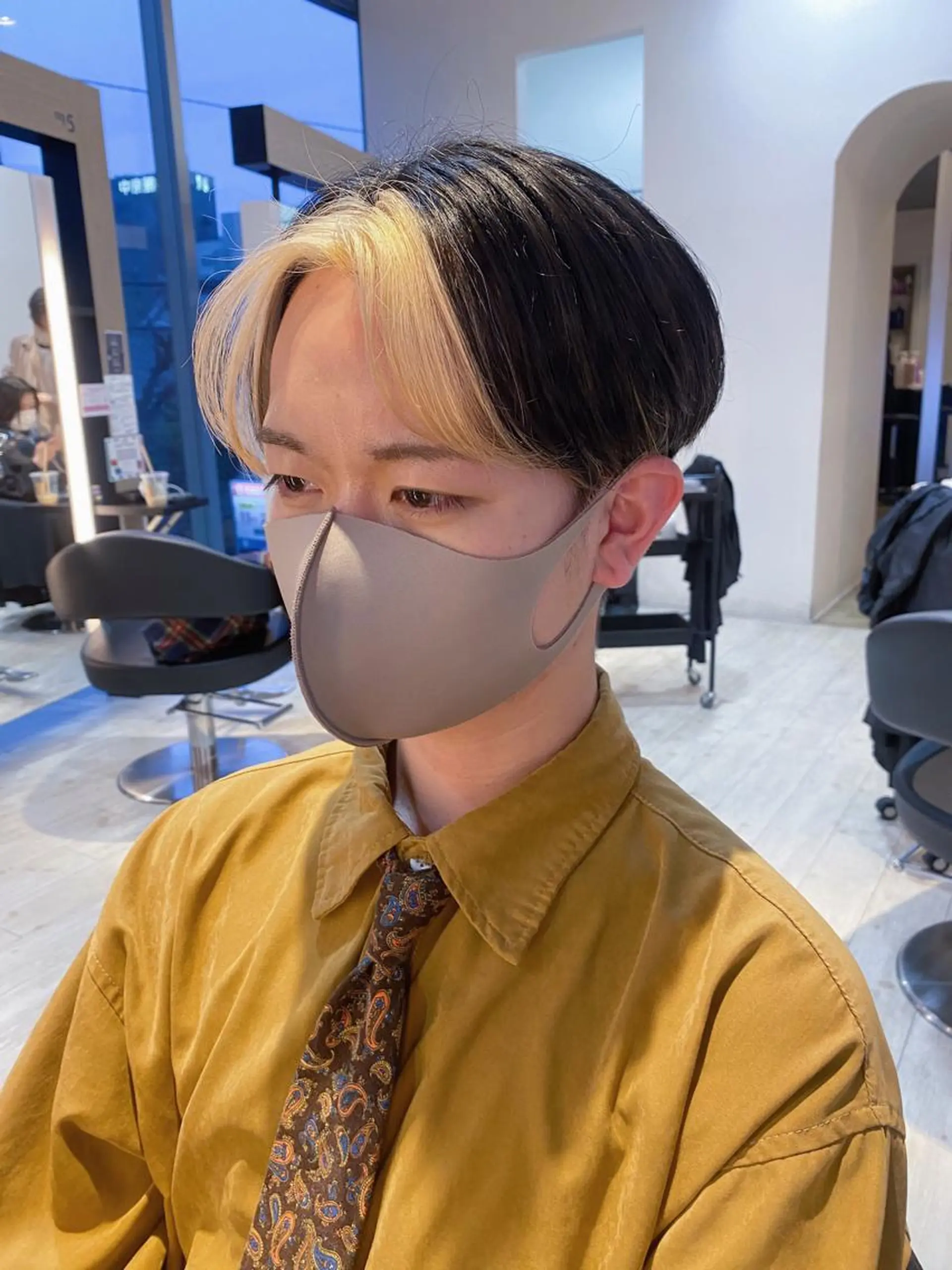 ショート メンズ センターパート 鈴木直之/ハイトーン /ボブ/美髪矯正のヘアスタイル