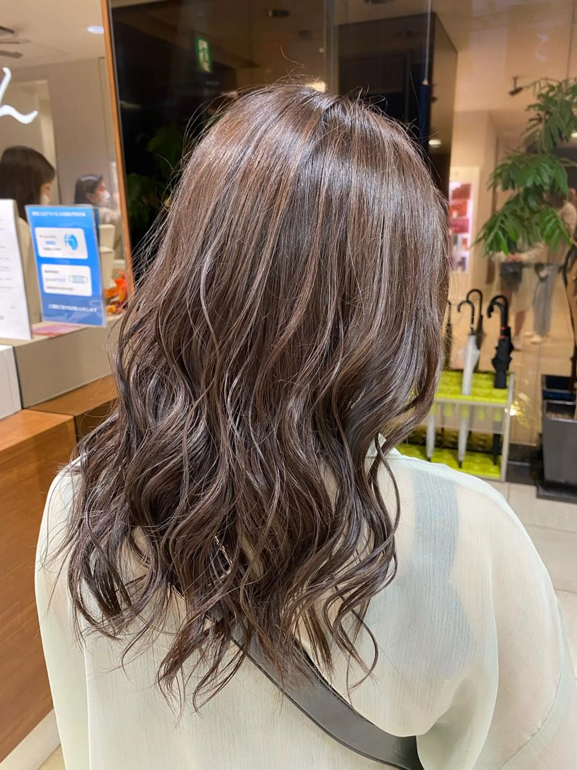 セミロング カラー ブリーチ指名No.1 Daikiのヘアスタイル