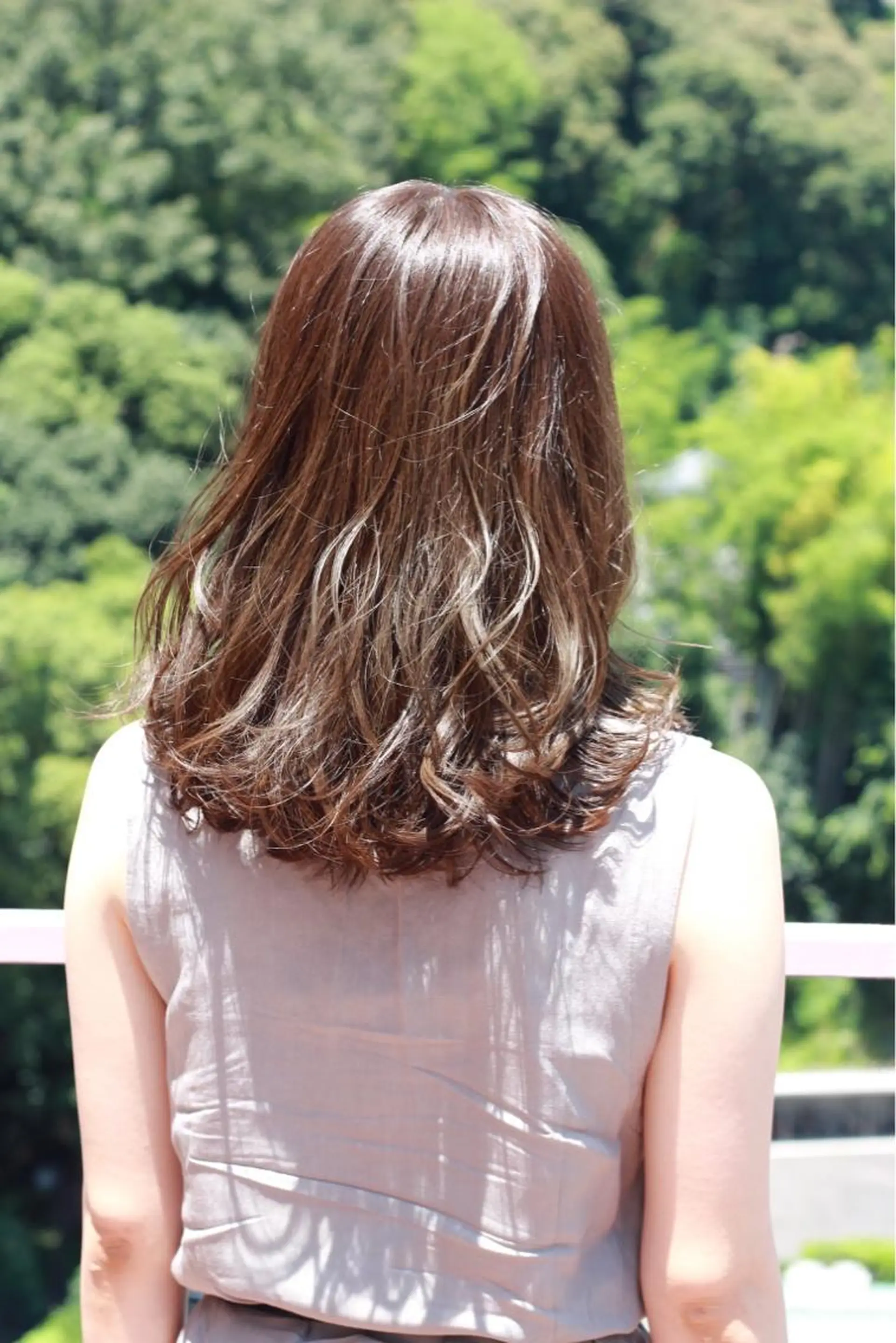 セミロング カラー アッシュ オリーブアッシュ ヘアカラー Viage （ビアージュ）のヘアスタイル