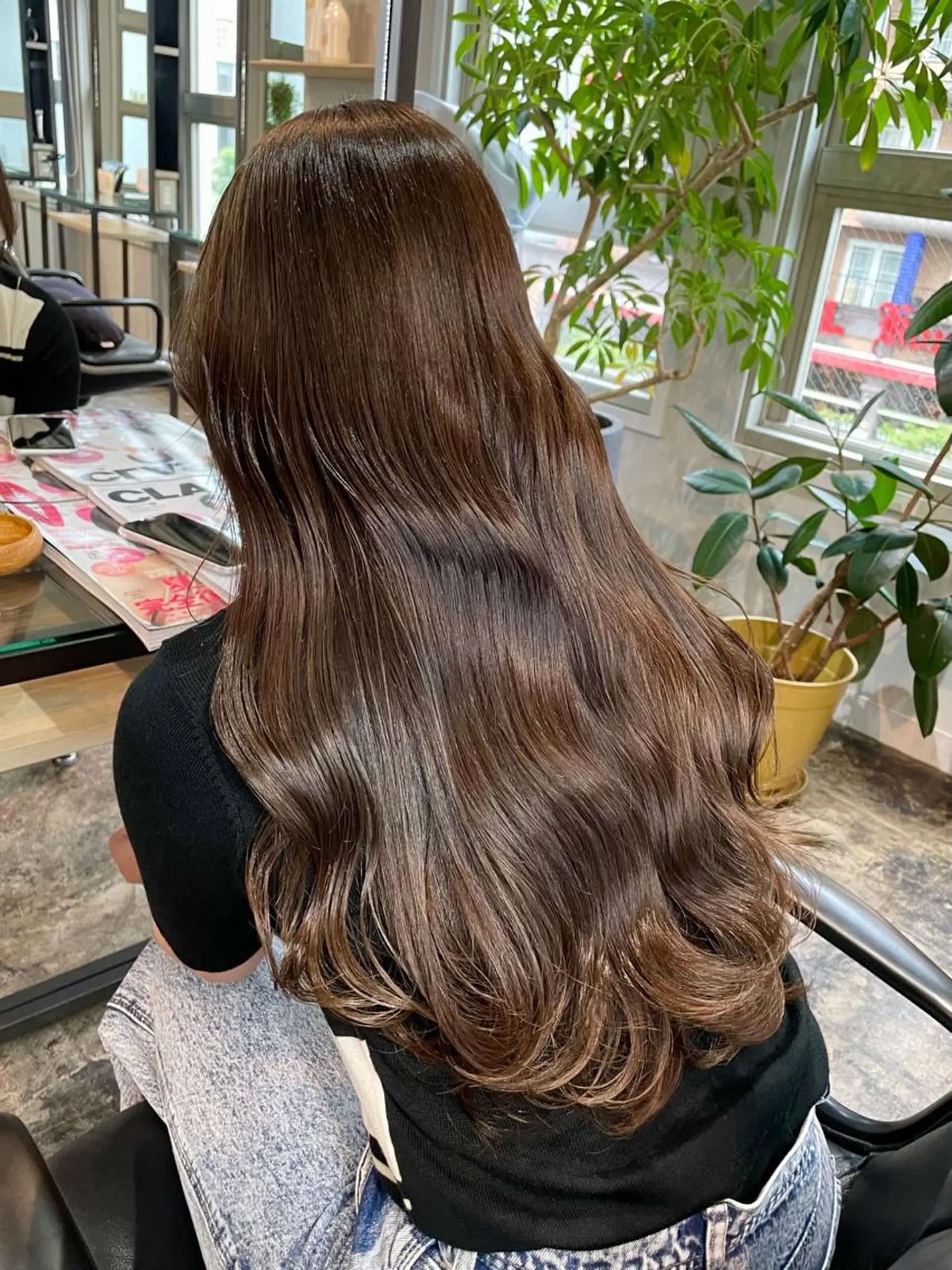 ロング カラー ベージュカラー 元町神戸 國井椋介のヘアスタイル