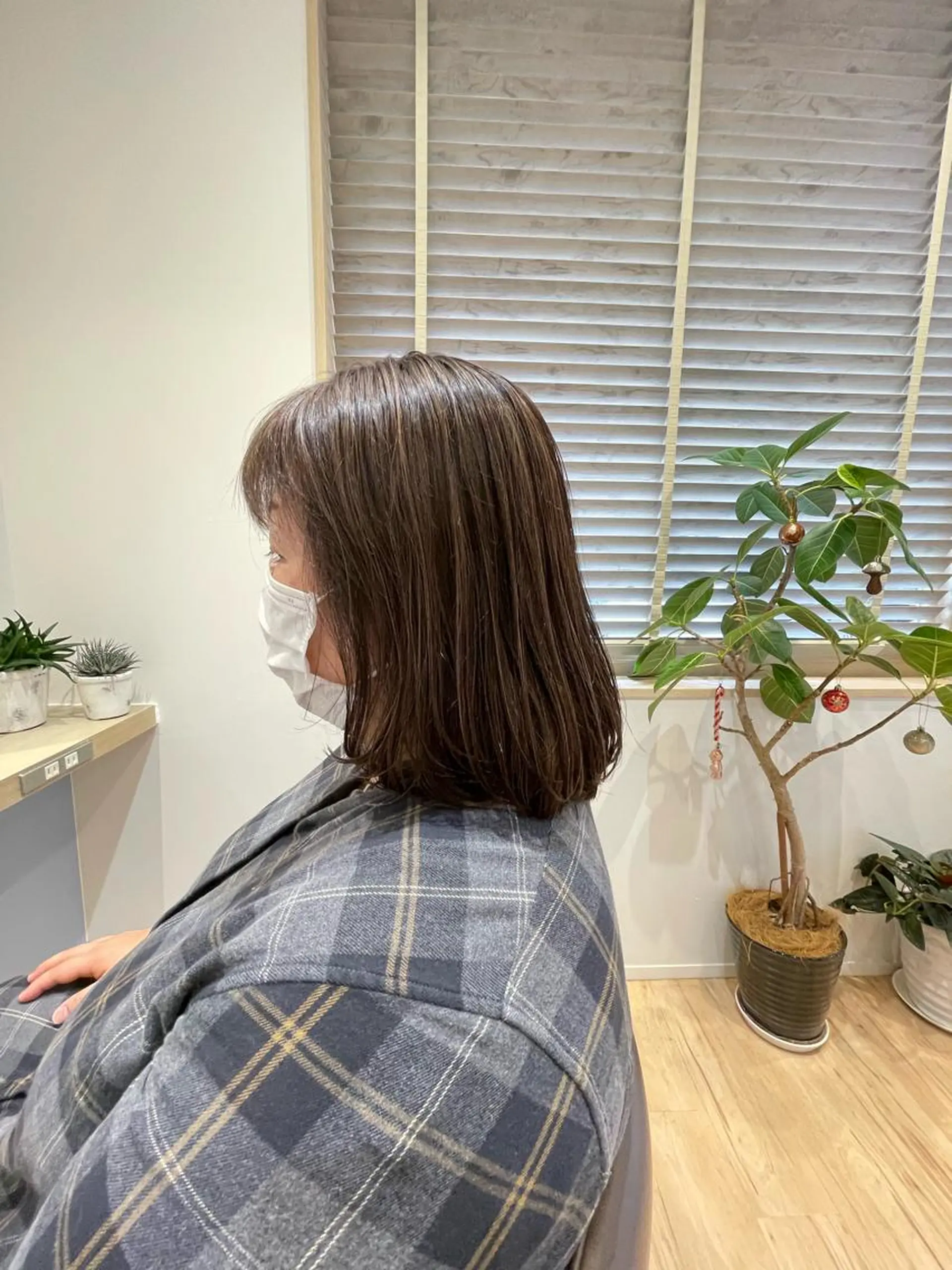 セミロング カット ヘアカラー トリートメント 白髪ぼかしハイライト 💫ミネ　ヒロシのヘアスタイル