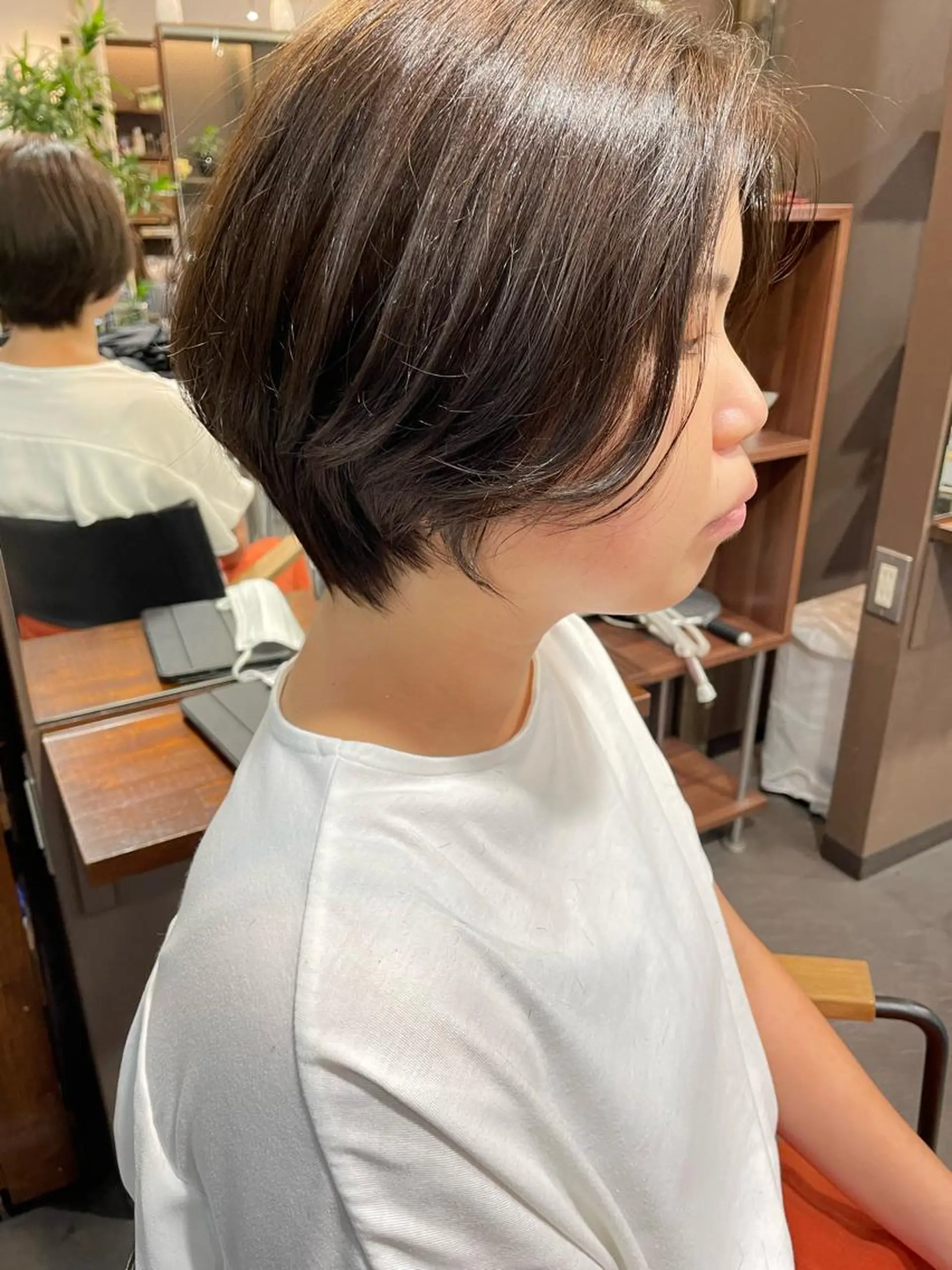 ショート カット ヘアカラー トリートメント 月200名以上担当 六甲徒歩30秒のヘアスタイル